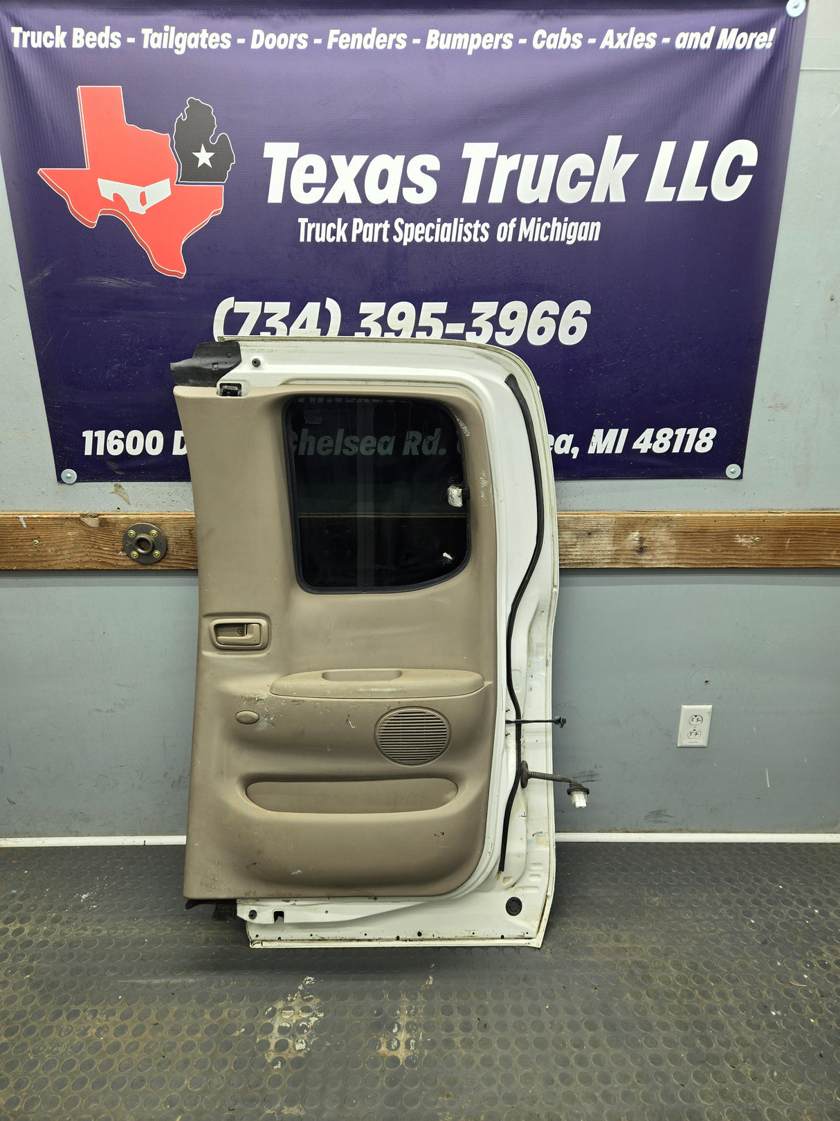 2000-2006 Toyota Tundra Extended Cab Passenger Side Rear Door Rear RH