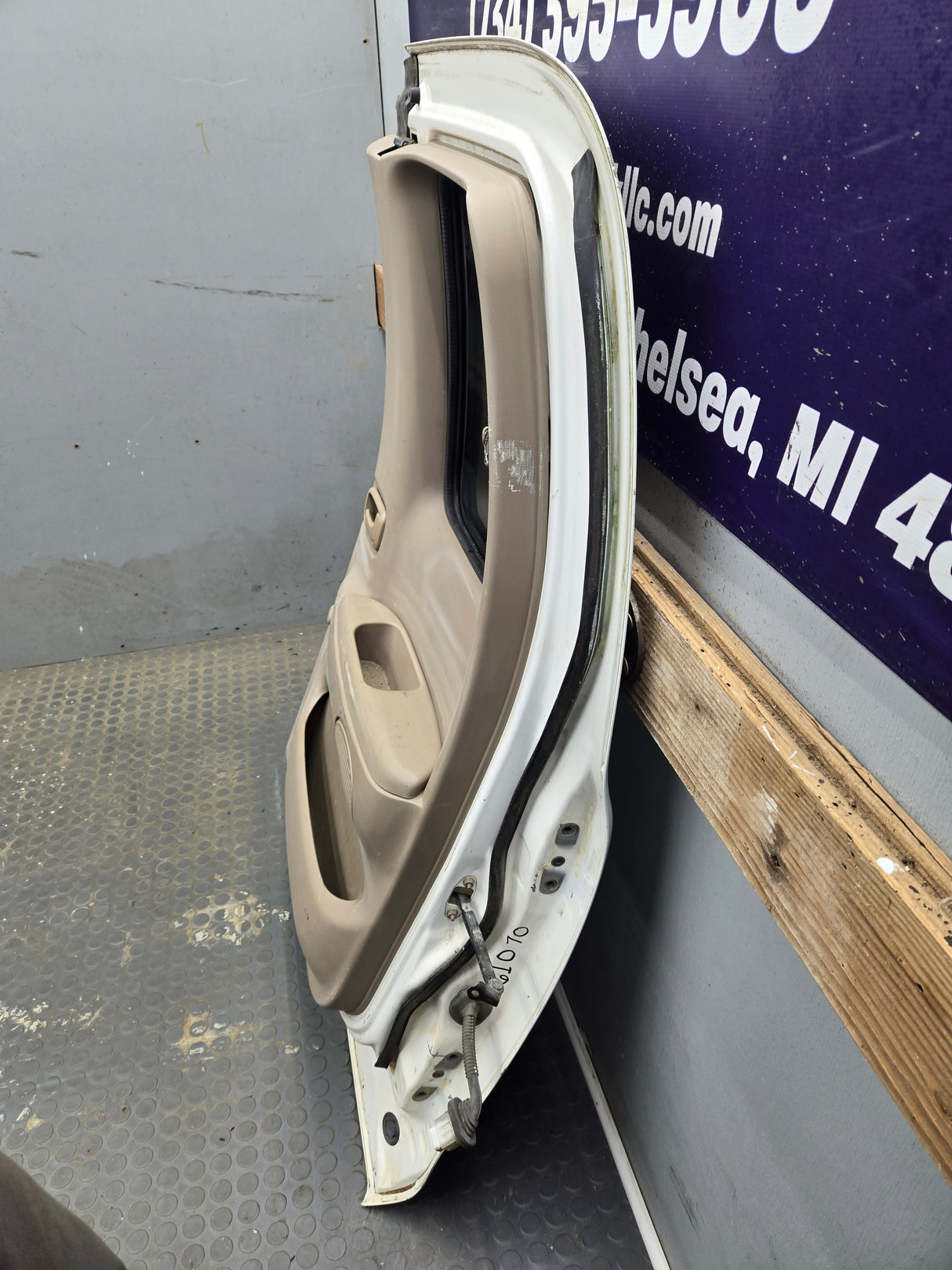 2000-2006 Toyota Tundra Extended Cab Passenger Side Rear Door Rear RH