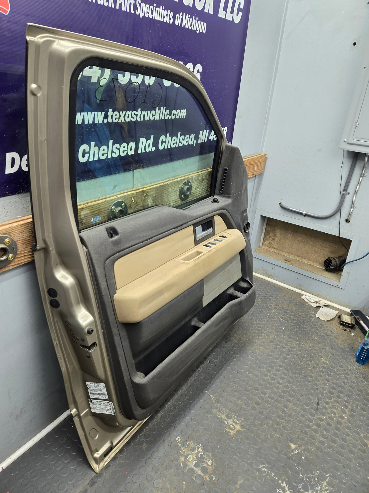 2004-2008 Ford F150 Driver Side Extended/Regular Cab Front Door LH