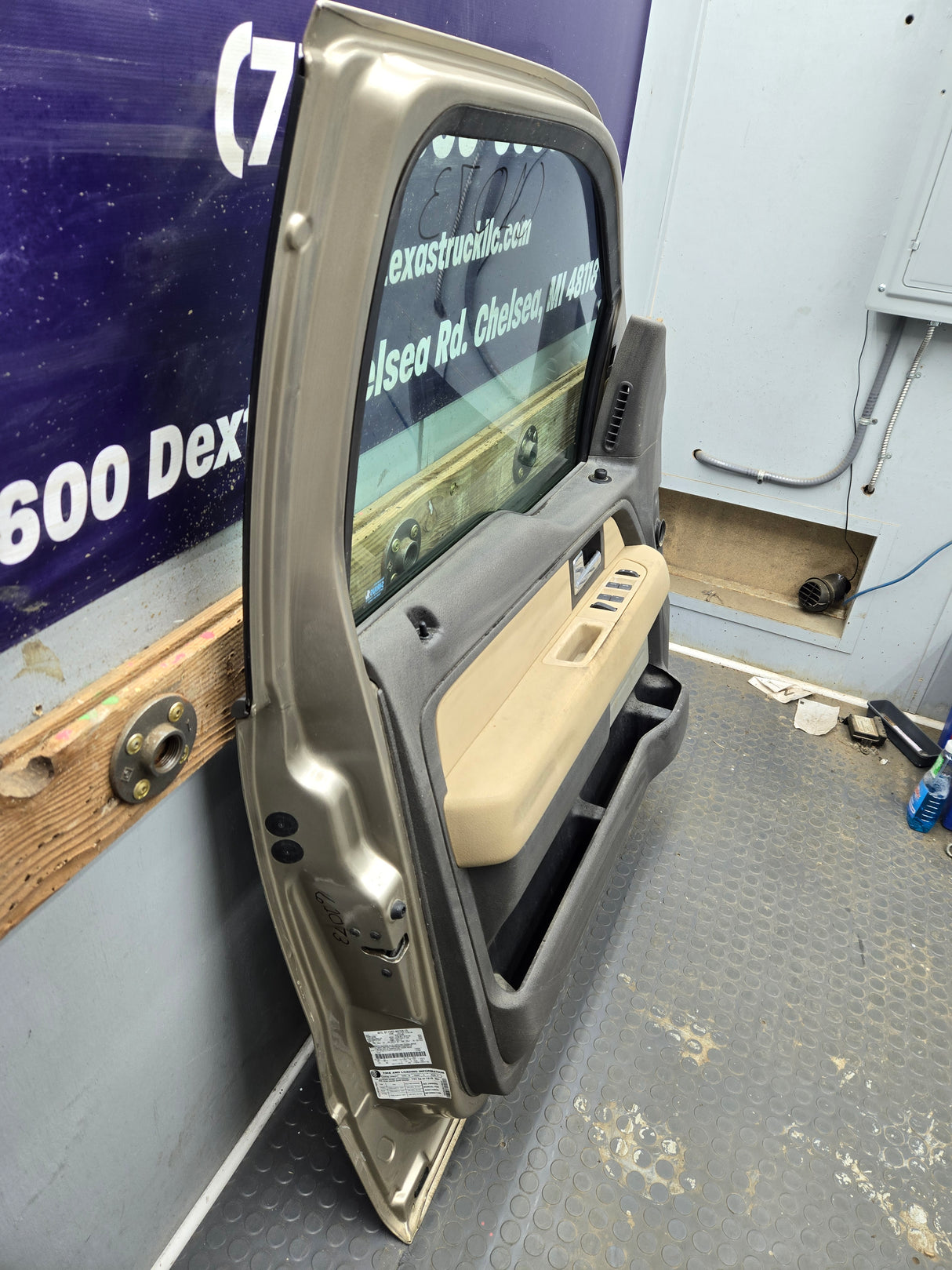2004-2008 Ford F150 Driver Side Extended/Regular Cab Front Door LH