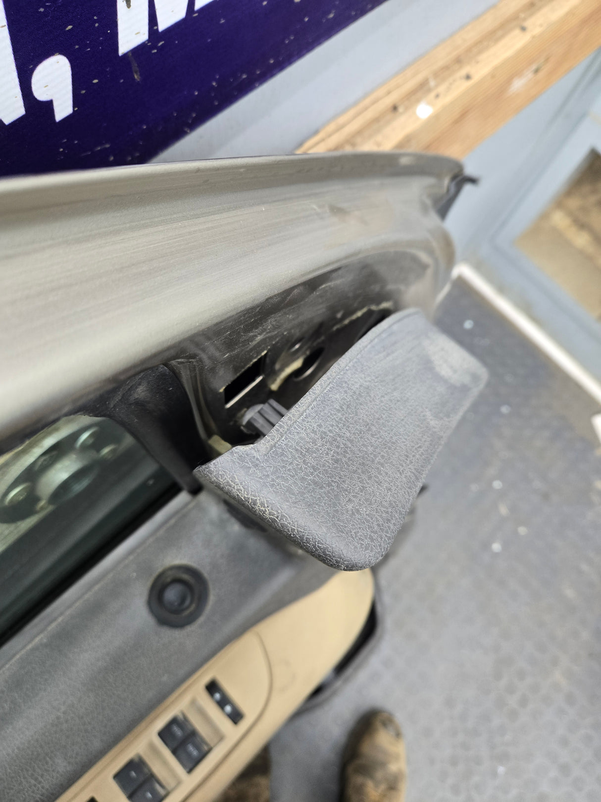 2004-2008 Ford F150 Driver Side Extended/Regular Cab Front Door LH