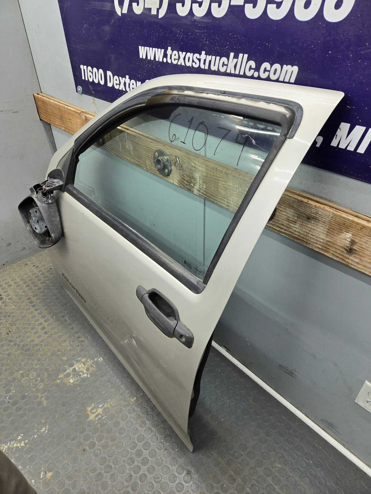 2004-2012 Chevrolet Colorado / GMC Canyon Driver Side Crew Cab Door LH