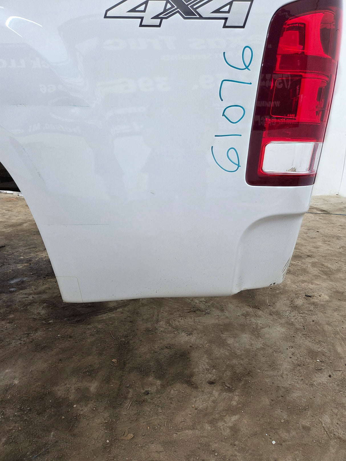 2007-2013 GMC Sierra 1500 2500 3500 HD 8' Long Truck Bed