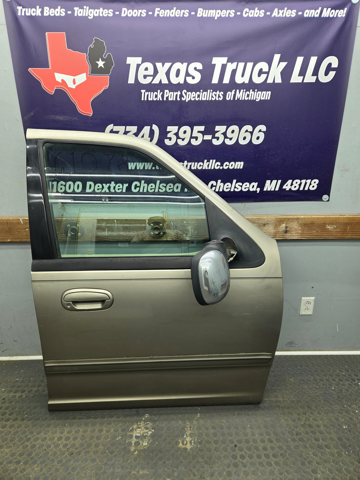 1997-2003 Ford F150 Crew Cab Passenger Side RH Front Door