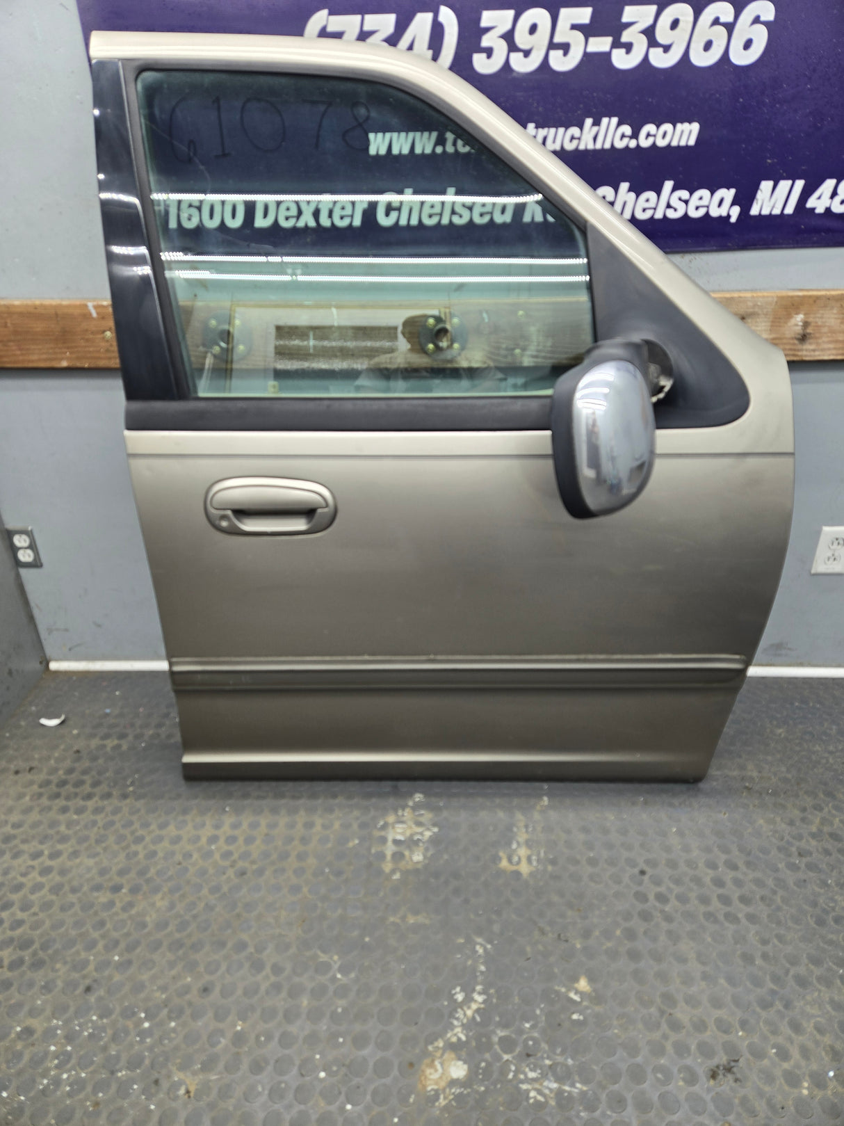 1997-2003 Ford F150 Crew Cab Passenger Side RH Front Door