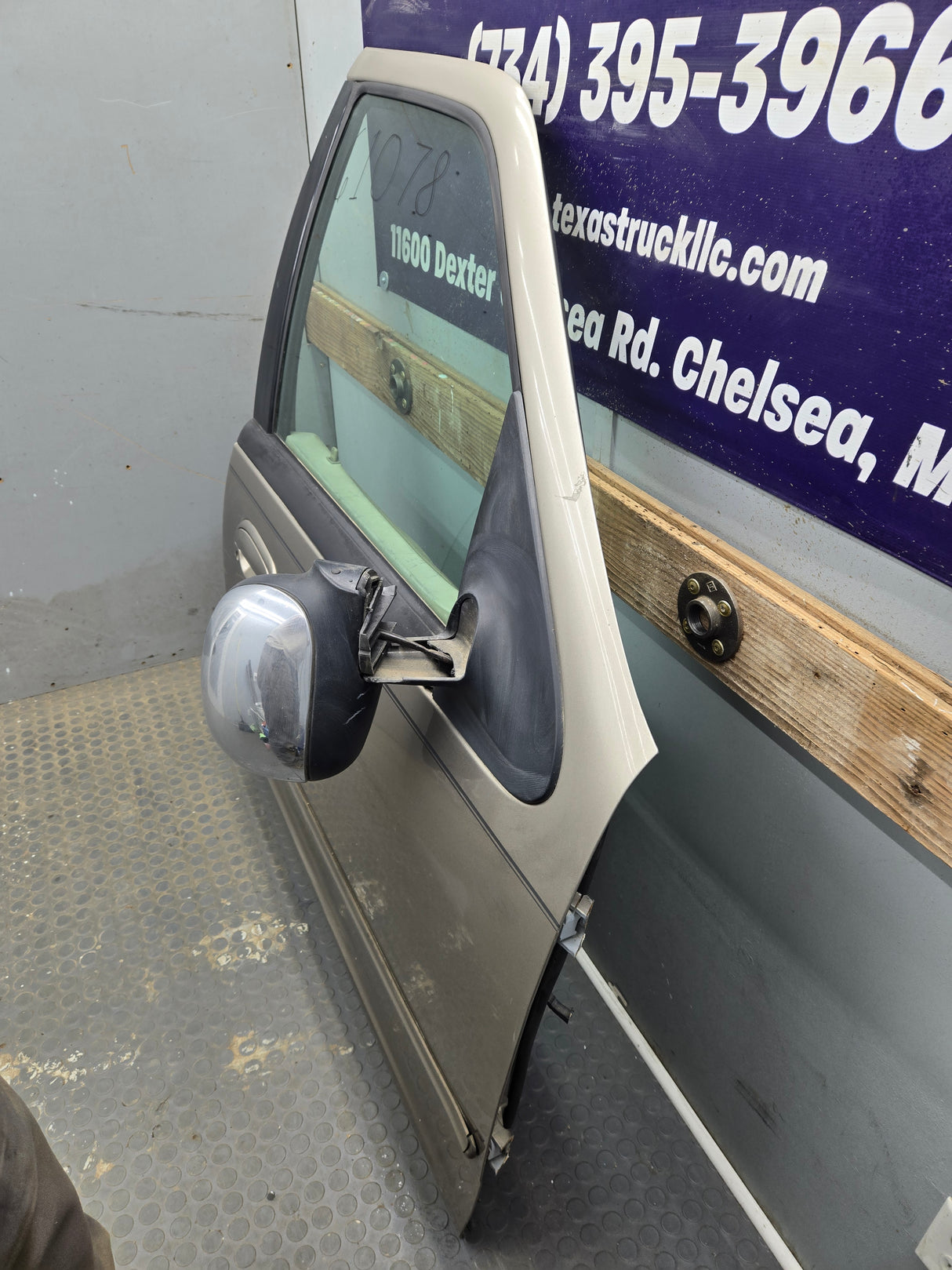 1997-2003 Ford F150 Crew Cab Passenger Side RH Front Door
