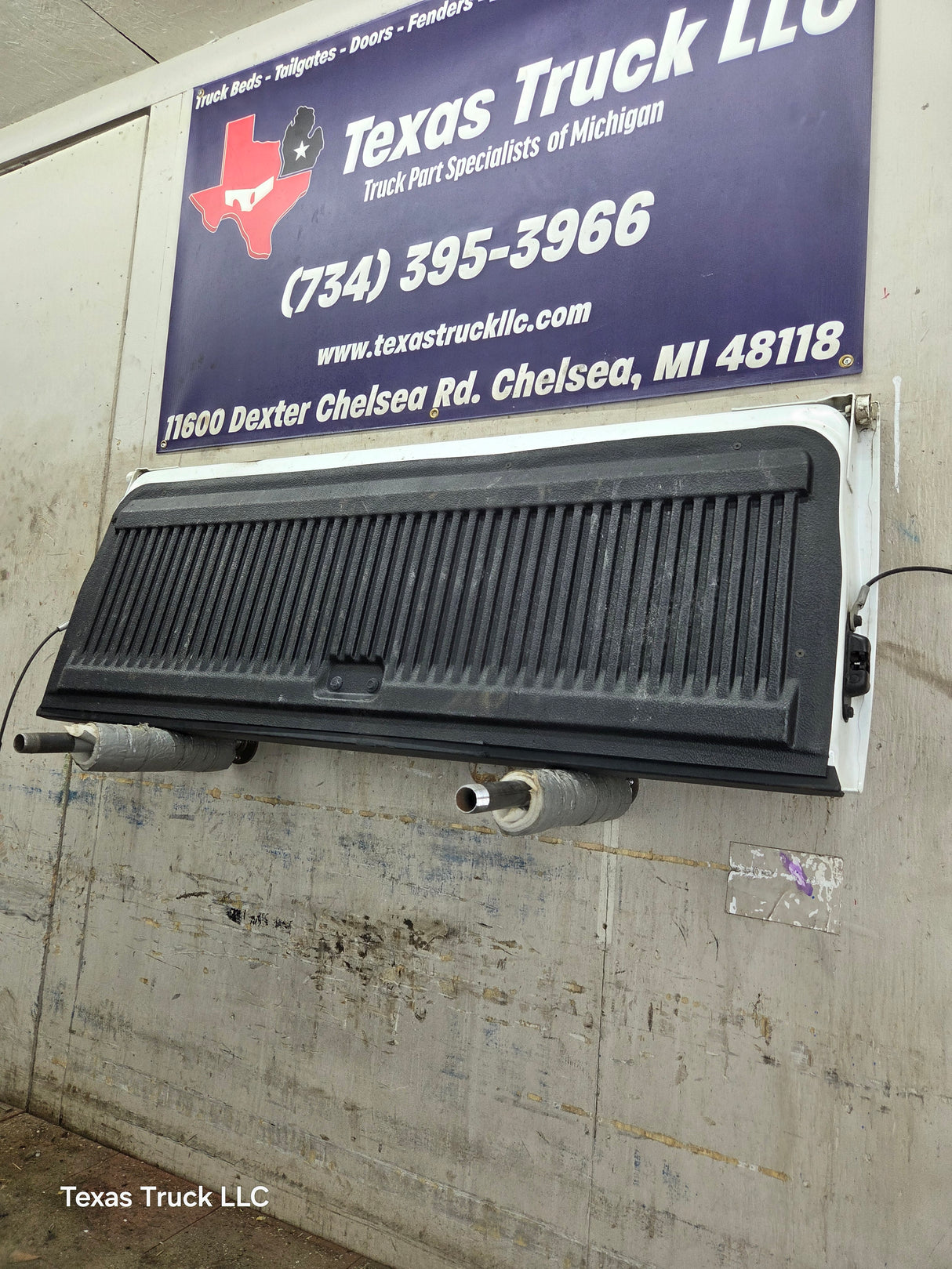 2007-2013 Chevrolet Silverado / GMC Sierra 1500 2500 3500 HD Tailgate
