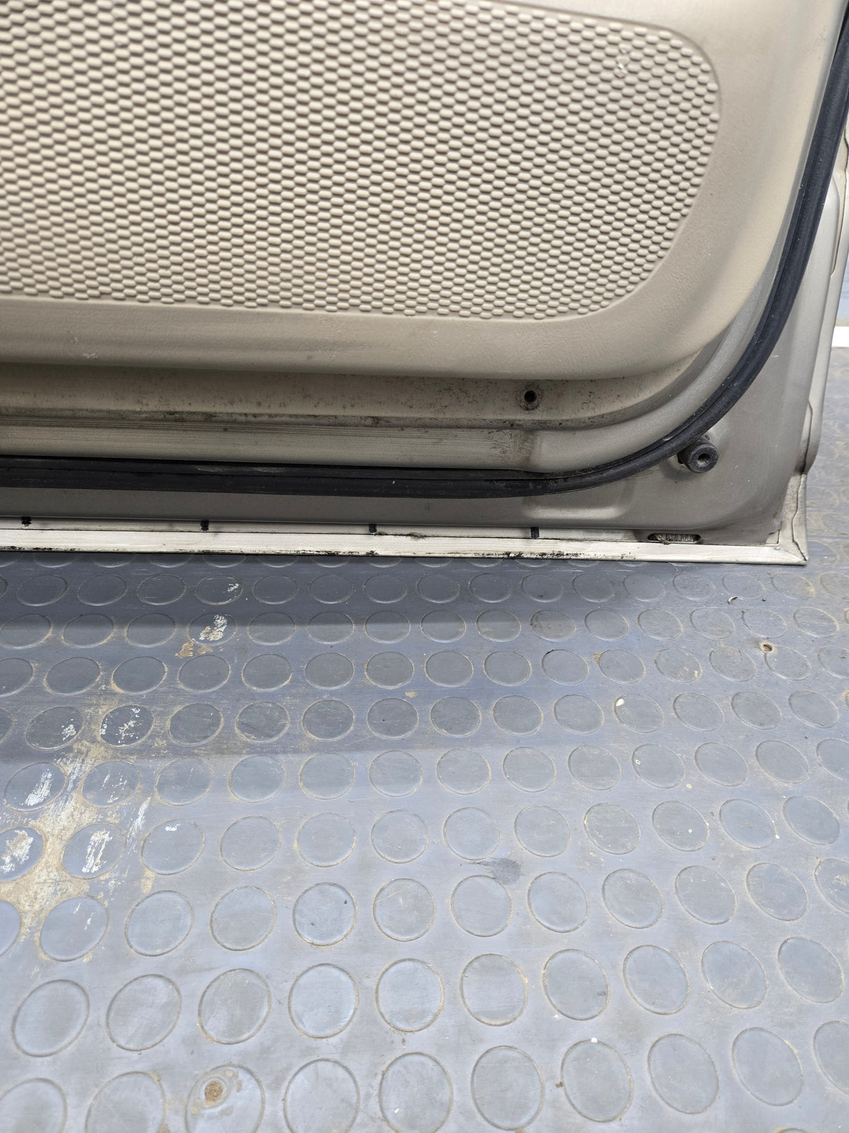 1997-2003 Ford F150 Crew Cab Passenger Side RH Front Door