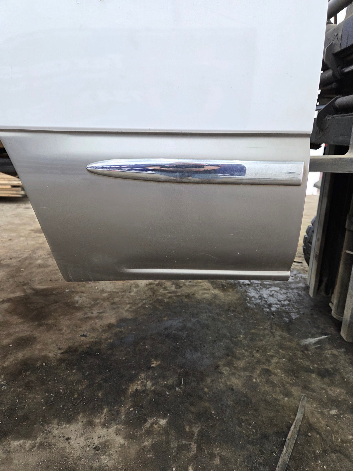 1999-2007 Chevrolet Silverado / GMC Sierra 1500 2500HD 3500HD 6' 6" Short Truck Bed