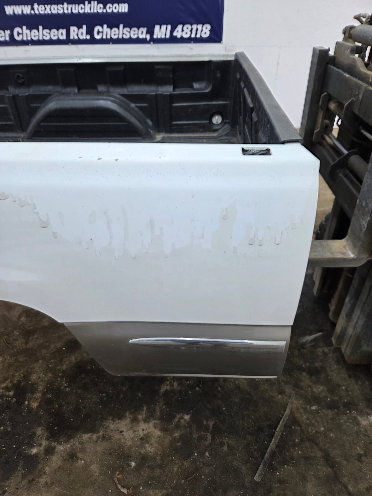 1999-2007 Chevrolet Silverado / GMC Sierra 1500 2500HD 3500HD 6' 6" Short Truck Bed