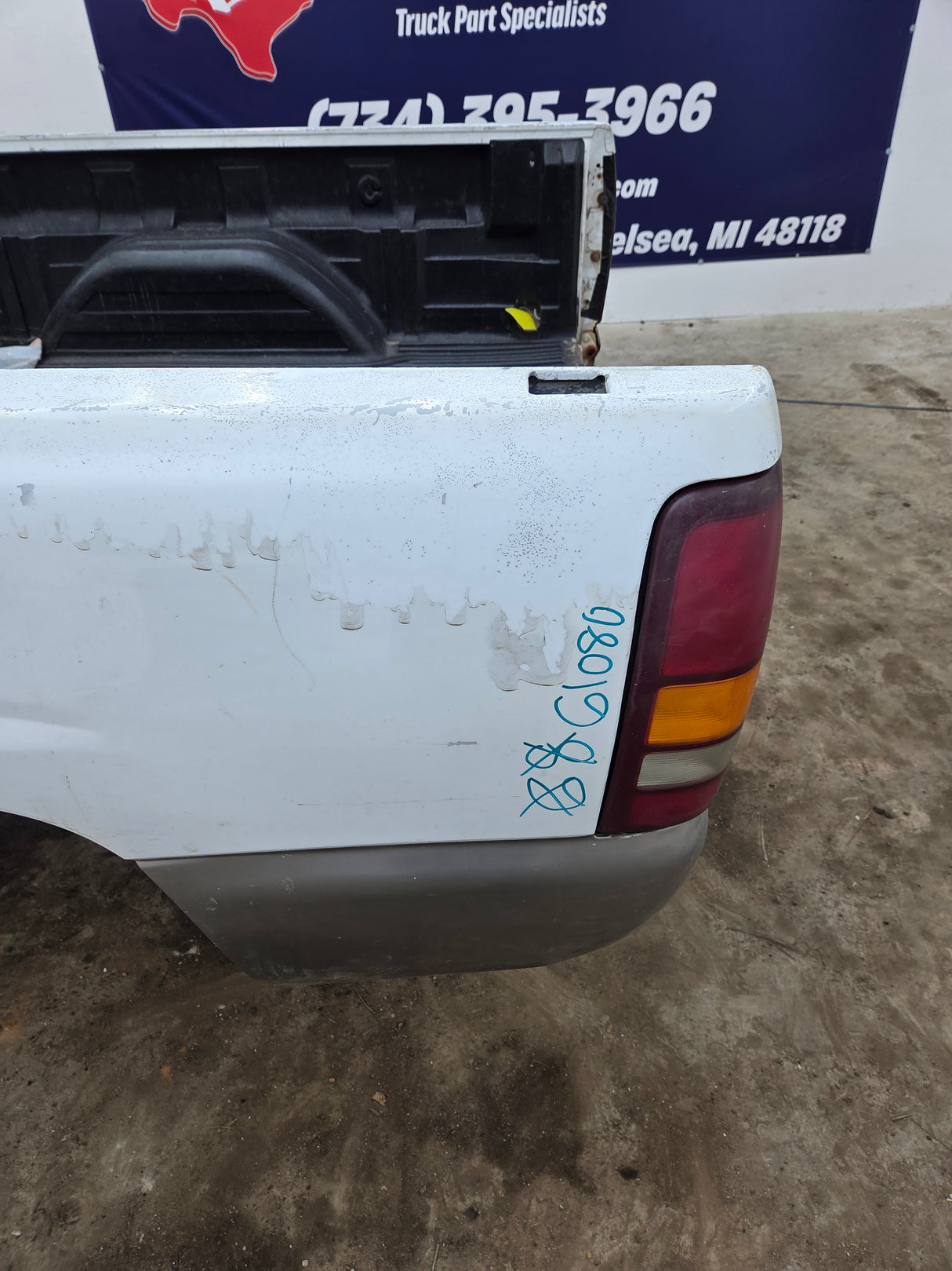 1999-2007 Chevrolet Silverado / GMC Sierra 1500 2500HD 3500HD 6' 6" Short Truck Bed