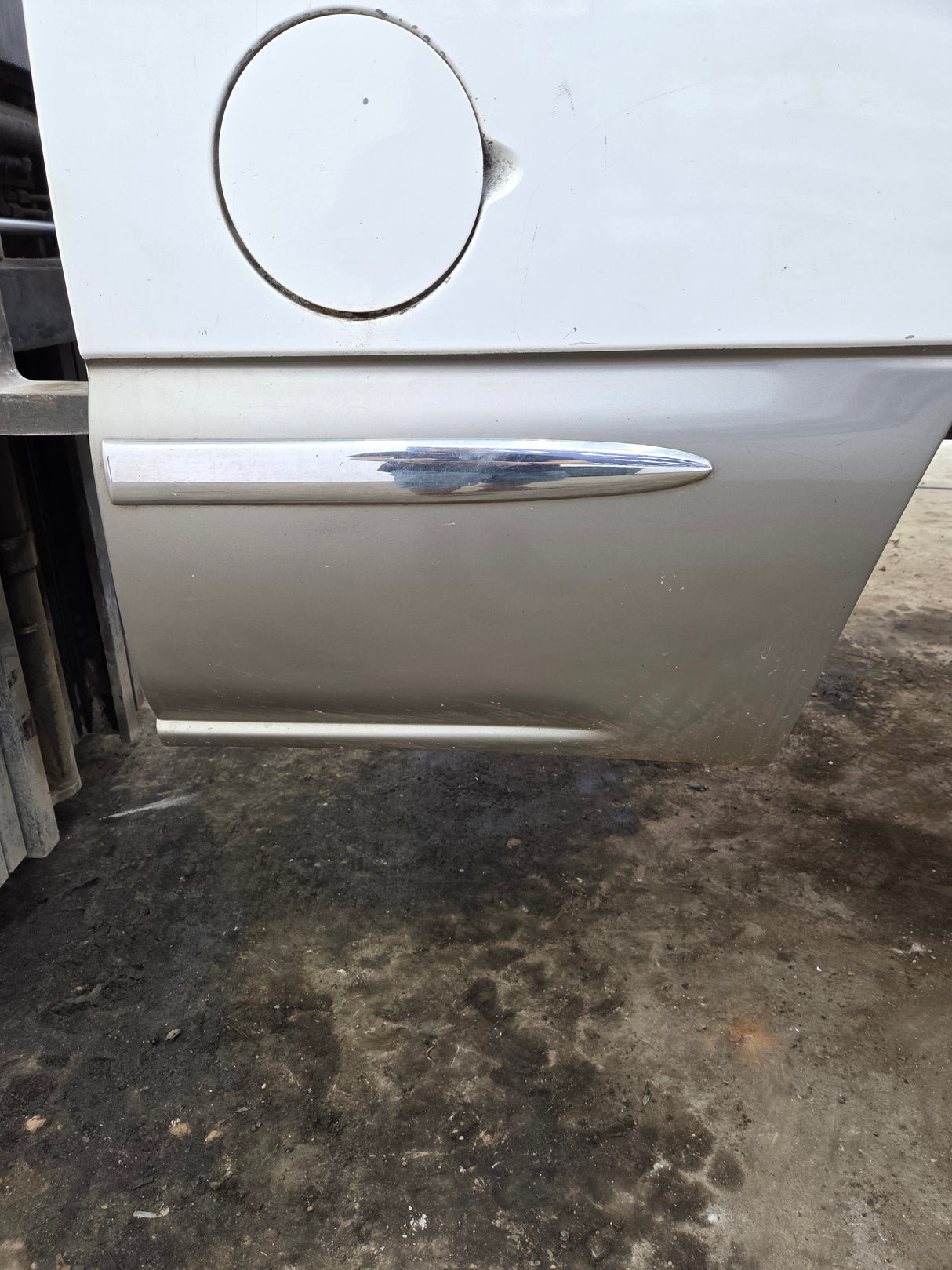 1999-2007 Chevrolet Silverado / GMC Sierra 1500 2500HD 3500HD 6' 6" Short Truck Bed