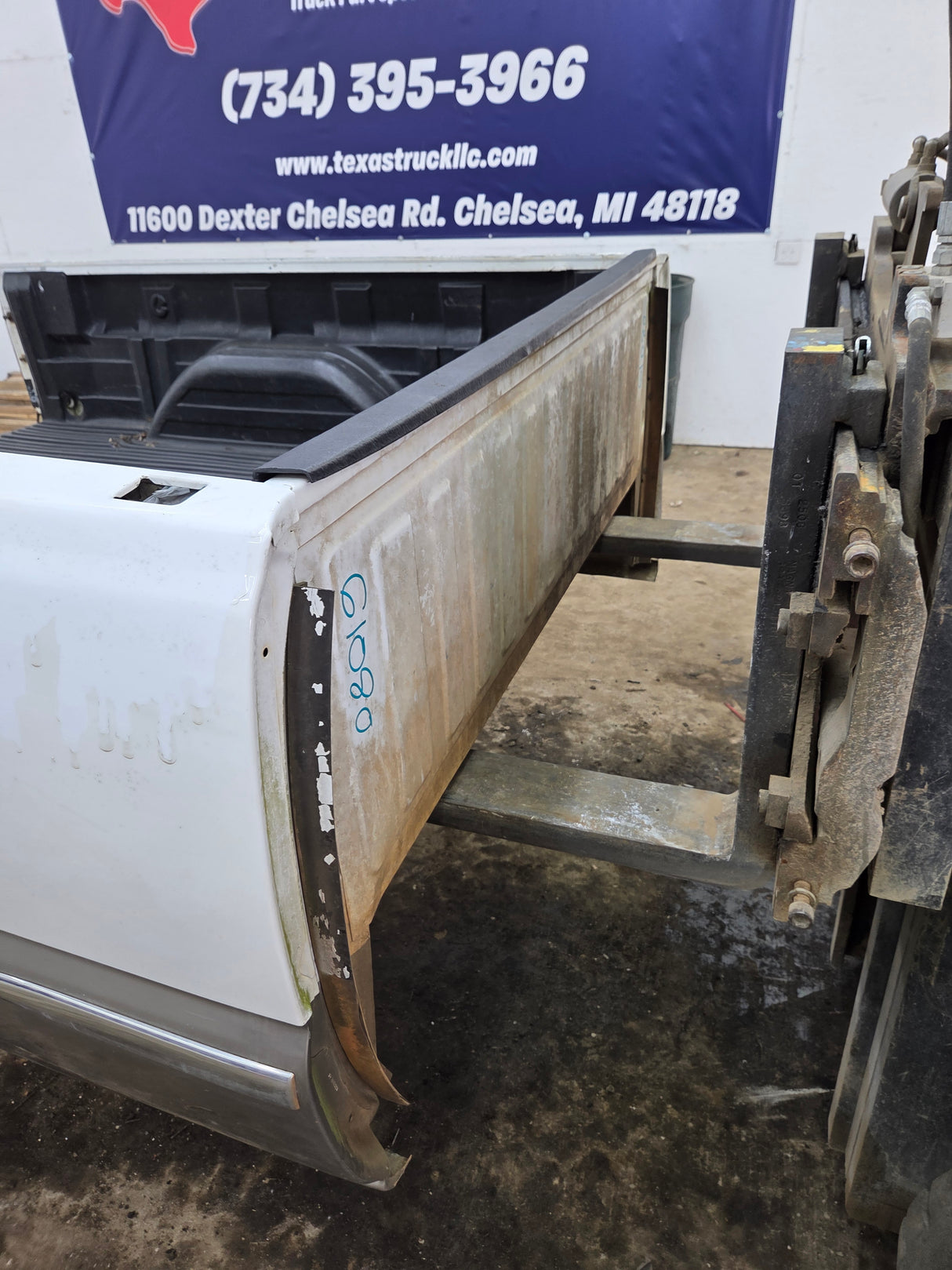 1999-2007 Chevrolet Silverado / GMC Sierra 1500 2500HD 3500HD 6' 6" Short Truck Bed