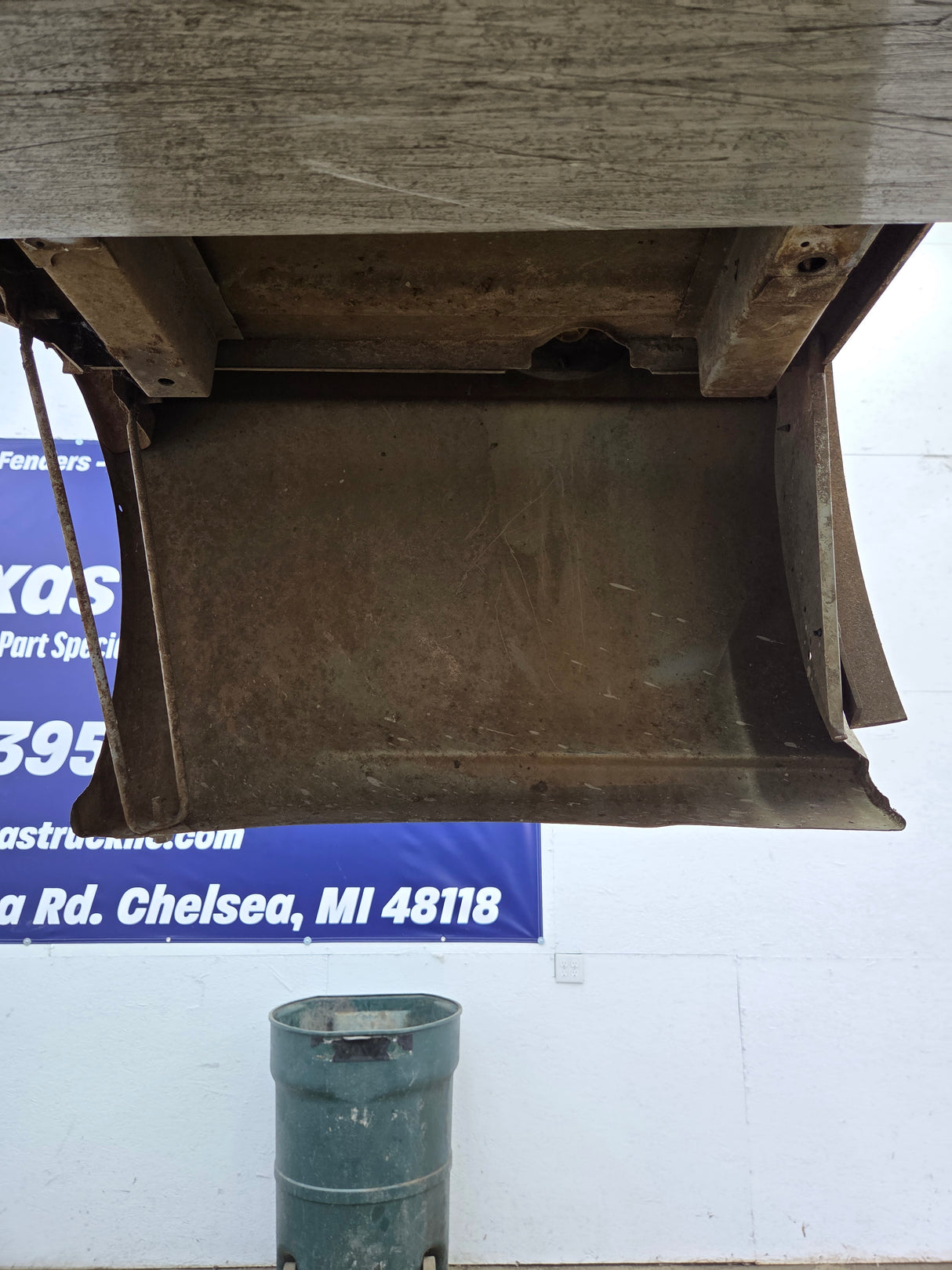 1999-2007 Chevrolet Silverado / GMC Sierra 1500 2500HD 3500HD 6' 6" Short Truck Bed