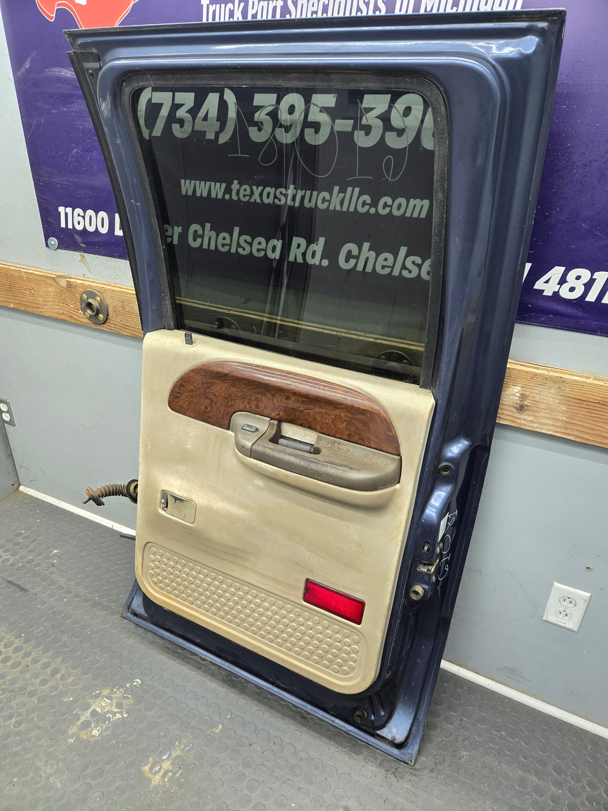 1999-2011 Ford Super Duty F250 F350 F450 F550 RH Crew Cab Passenger Side Rear Door (Copy)