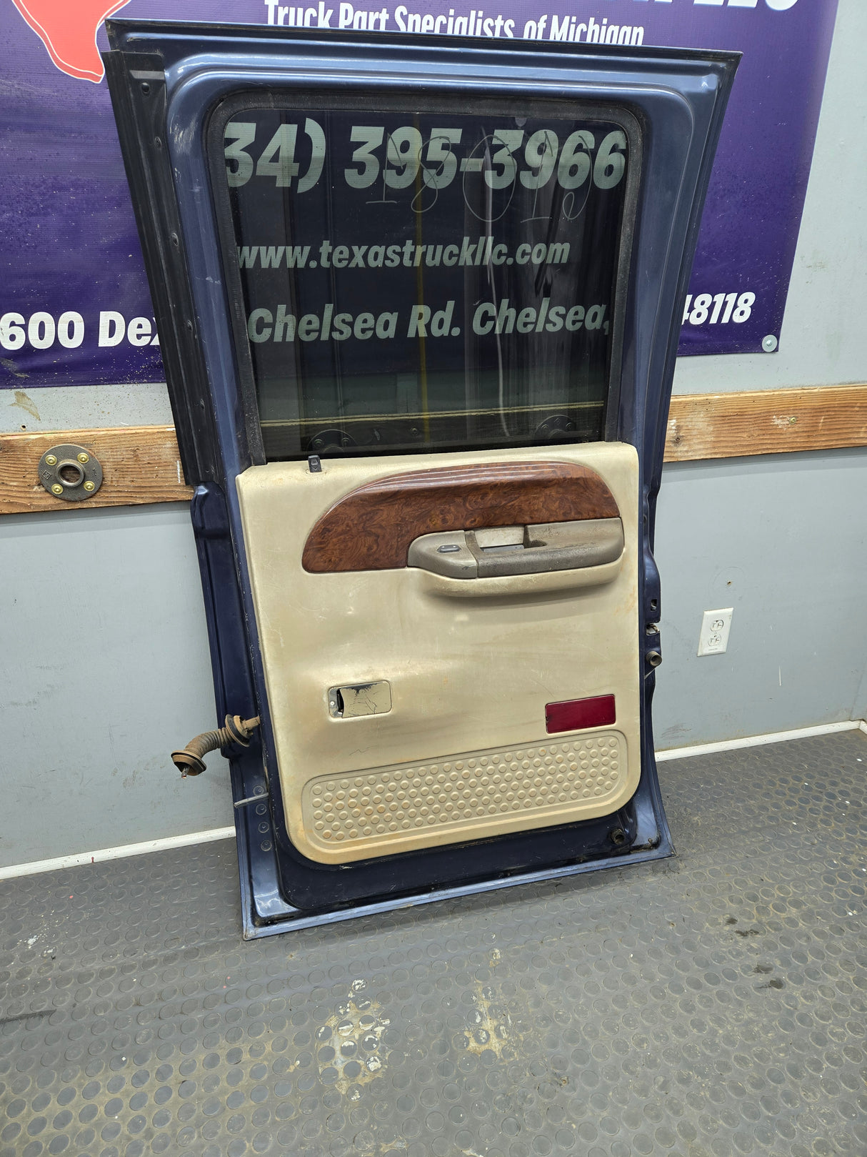 1999-2011 Ford Super Duty F250 F350 F450 F550 RH Crew Cab Passenger Side Rear Door (Copy)