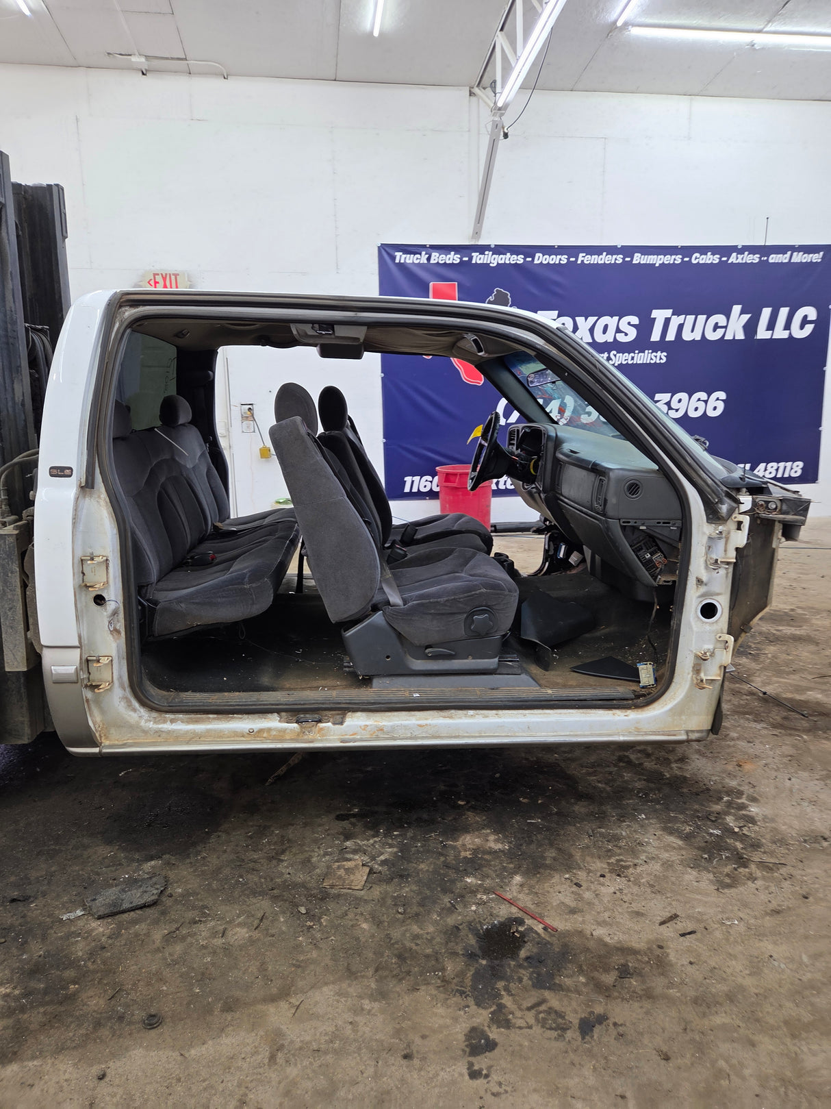 1999-2007 Chevrolet Silverado / GMC Sierra 1500 2500 HD 3500HD Extended Cab Body