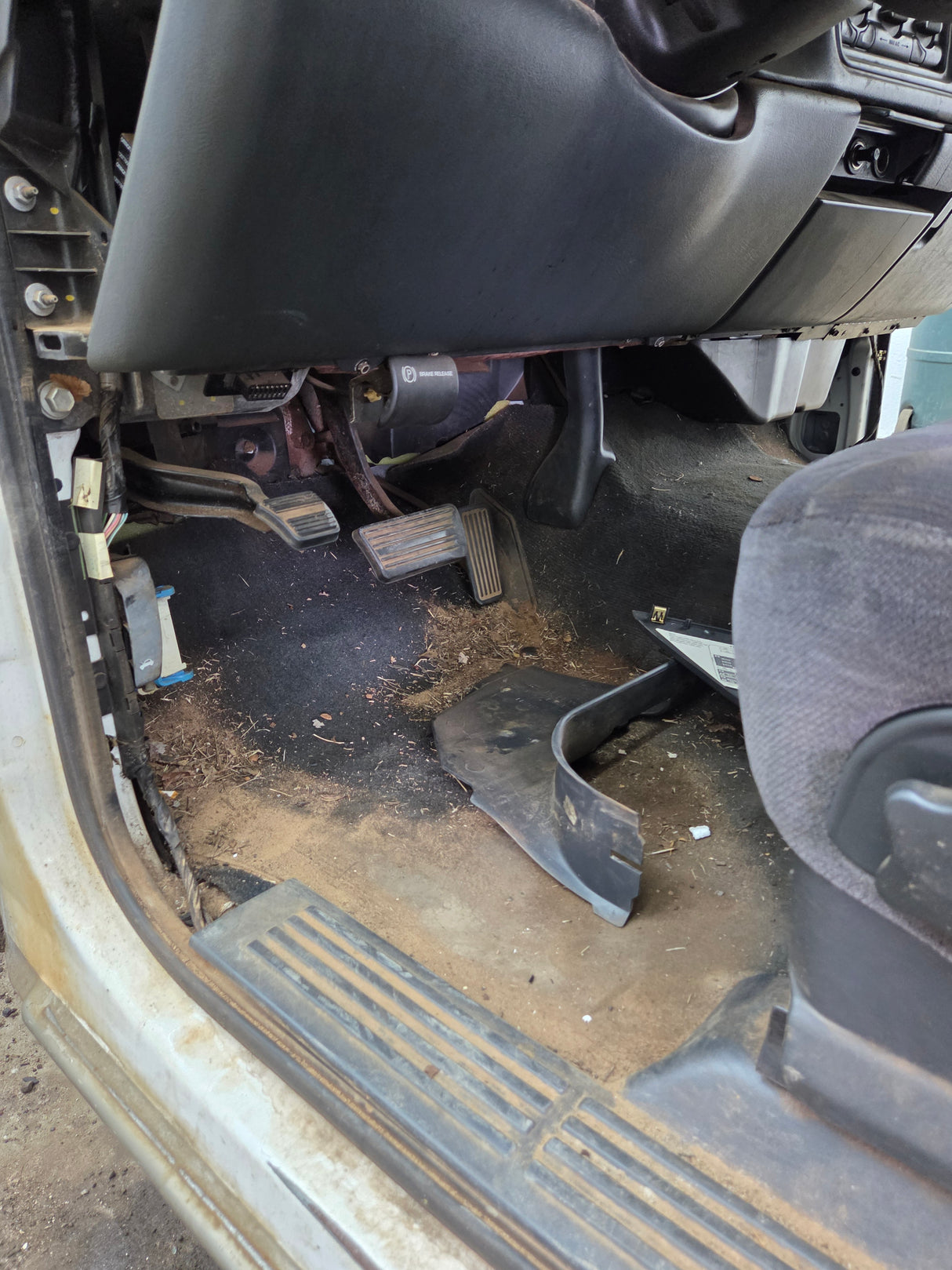 1999-2007 Chevrolet Silverado / GMC Sierra 1500 2500 HD 3500HD Extended Cab Body