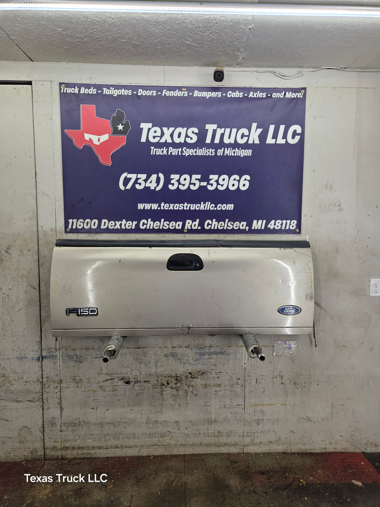 1997-2003 F150 / 1999-2007 Ford F250 F350 F450 F550 Super Duty Tailgate