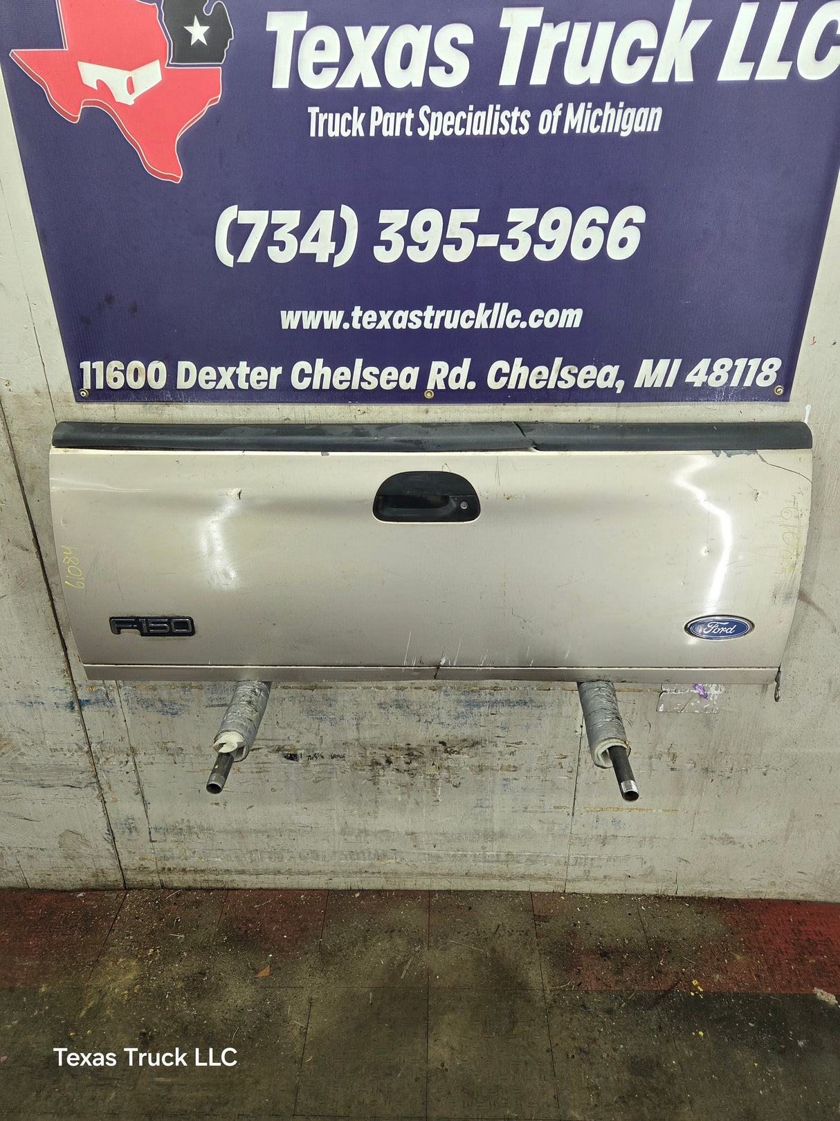 1997-2003 F150 / 1999-2007 Ford F250 F350 F450 F550 Super Duty Tailgate