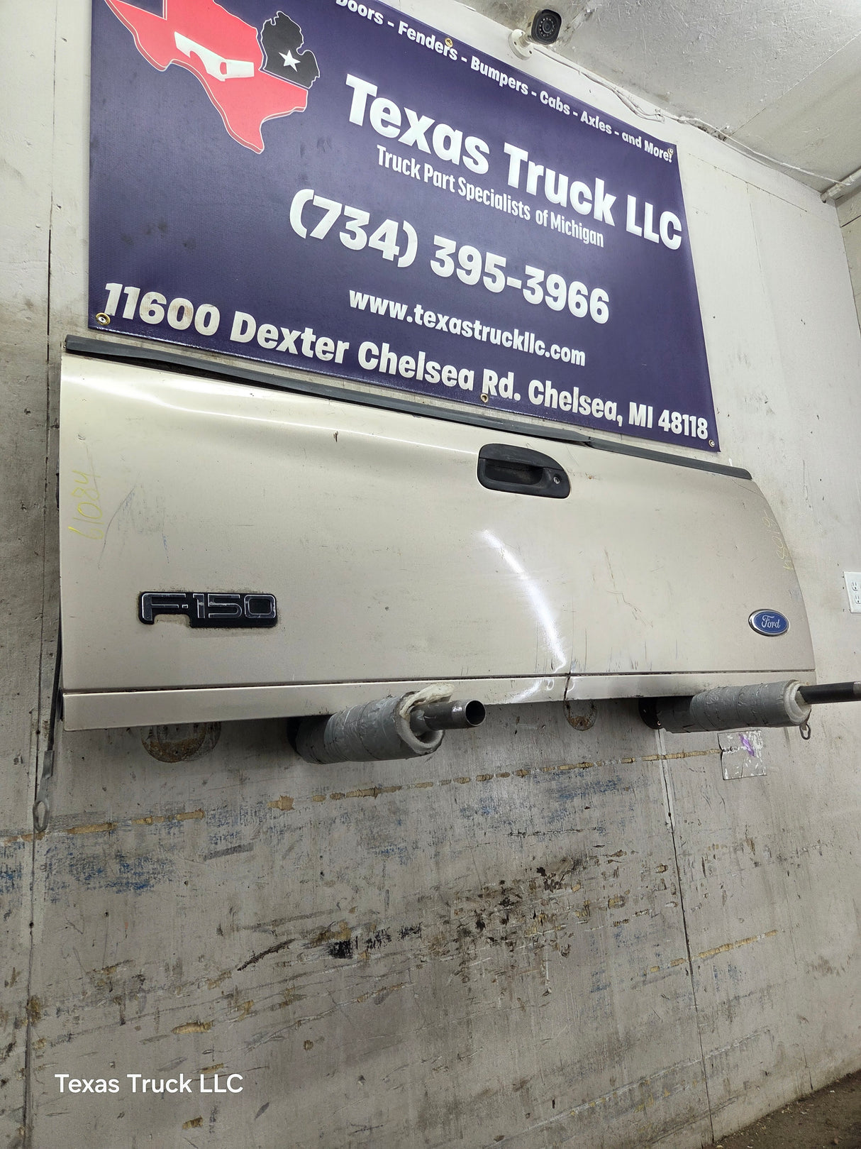 1997-2003 F150 / 1999-2007 Ford F250 F350 F450 F550 Super Duty Tailgate
