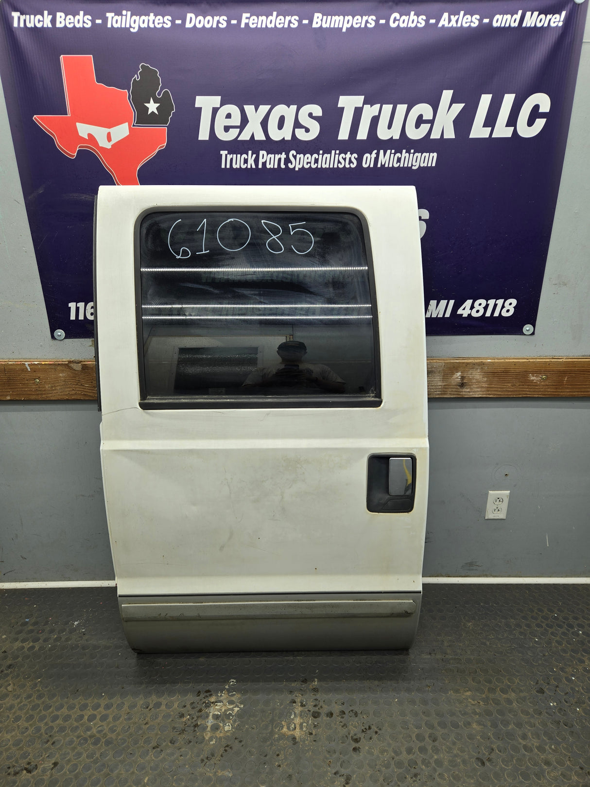 1999-2016 Ford Super Duty Driver Rear Door LH Crew Cab F250 F350 F450 F550