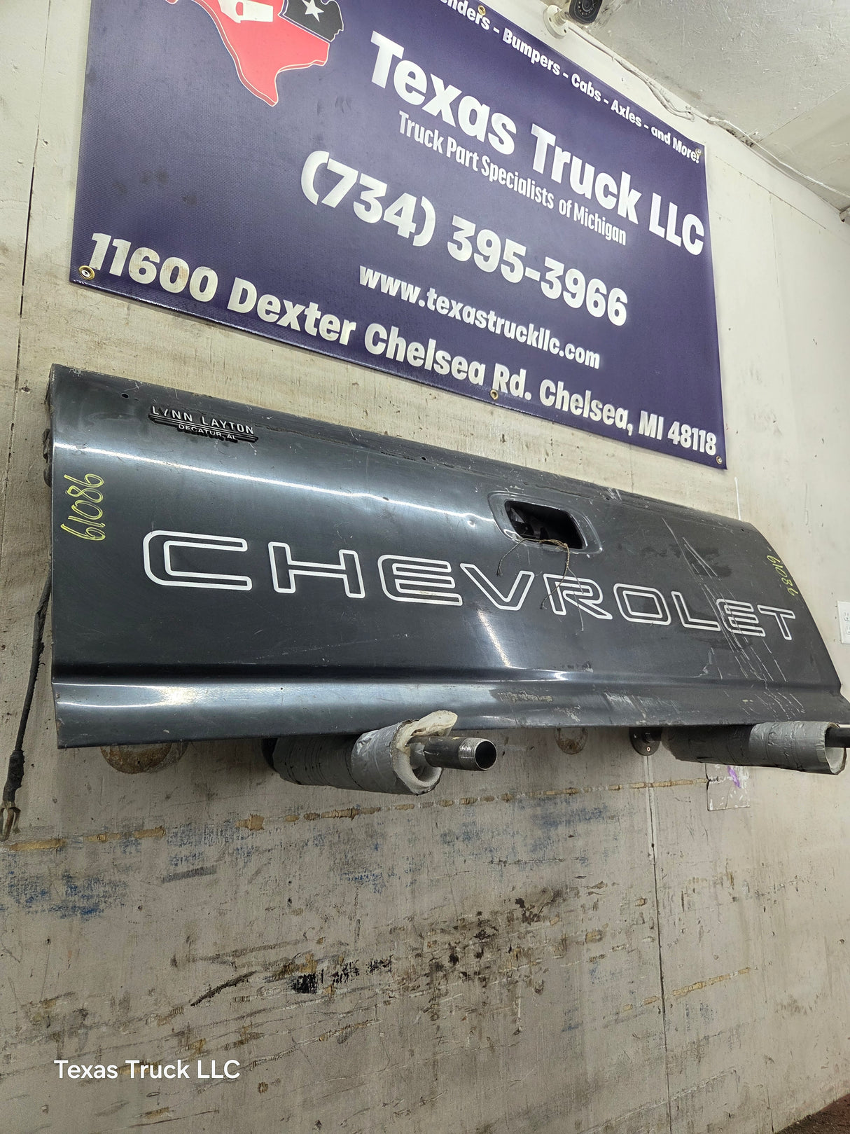 1999-2007 Chevrolet Silverado / GMC Sierra 1500 2500 3500 Tailgate