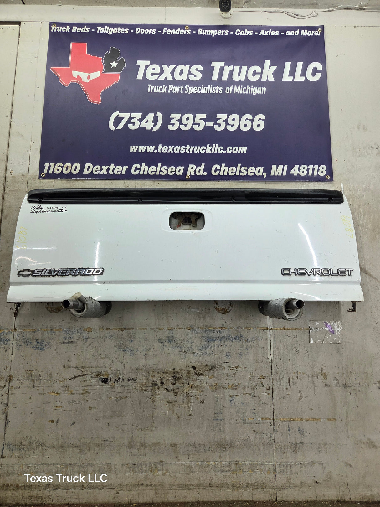 1999-2007 Chevrolet Silverado / GMC Sierra 1500 2500 3500 Tailgate