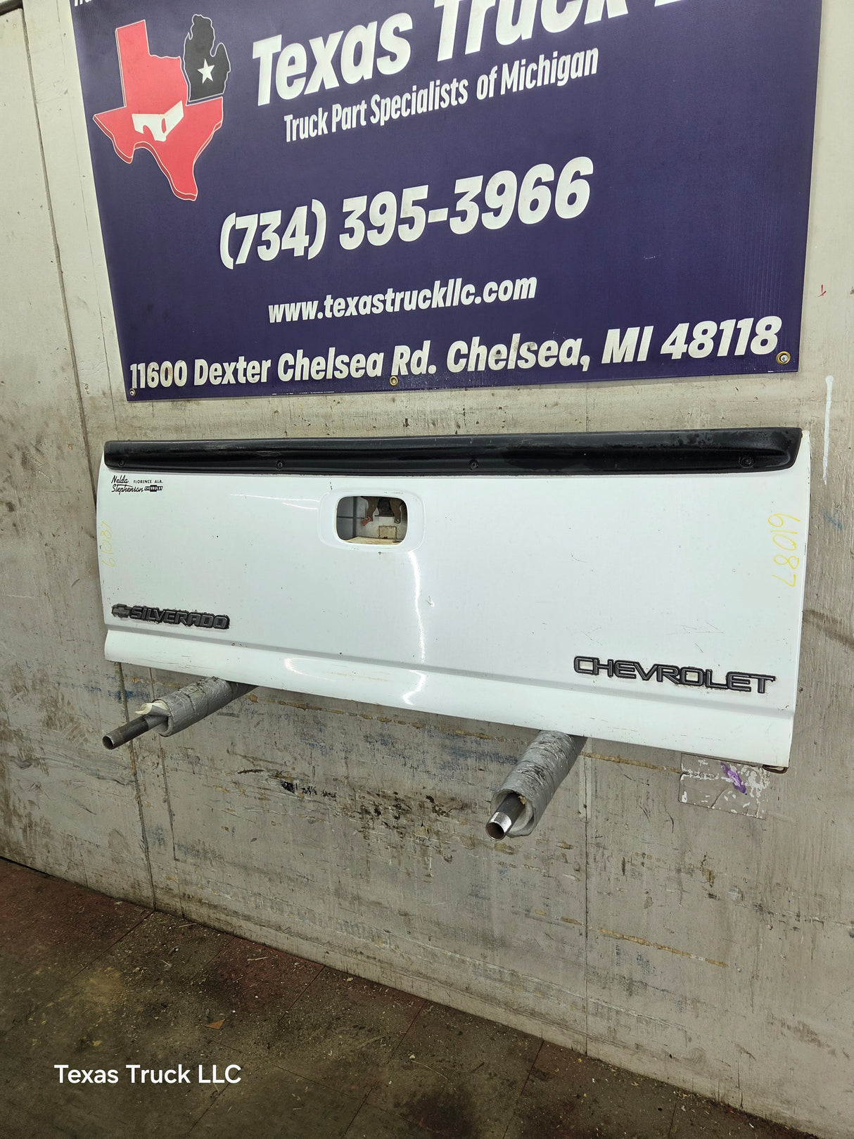 1999-2007 Chevrolet Silverado / GMC Sierra 1500 2500 3500 Tailgate