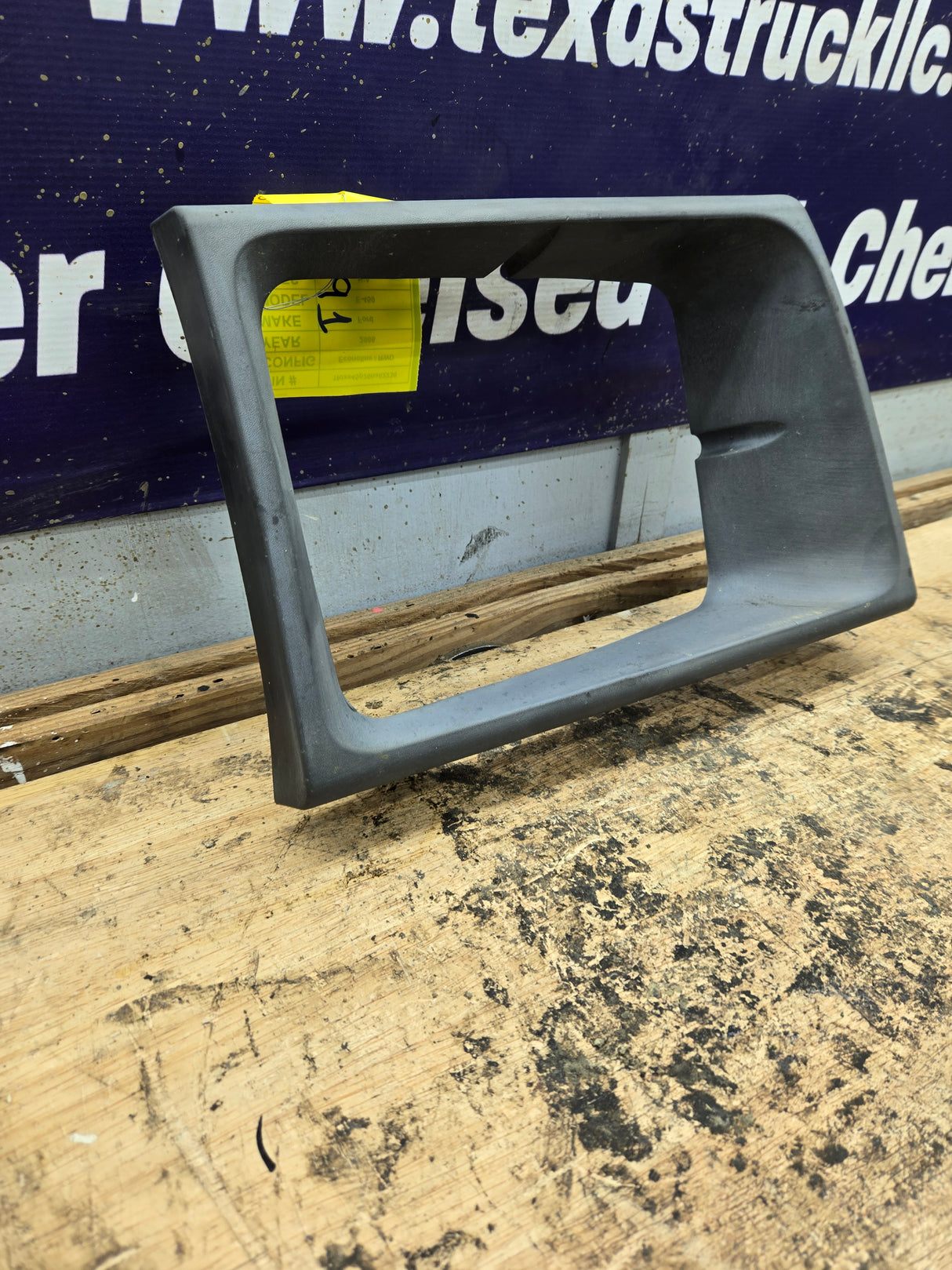 1992-2007 Ford Econoline E-150 E-250 E-350 E-450 RH Passenger Side Headlight Bezel Surround Trim Ring 2C24-13052