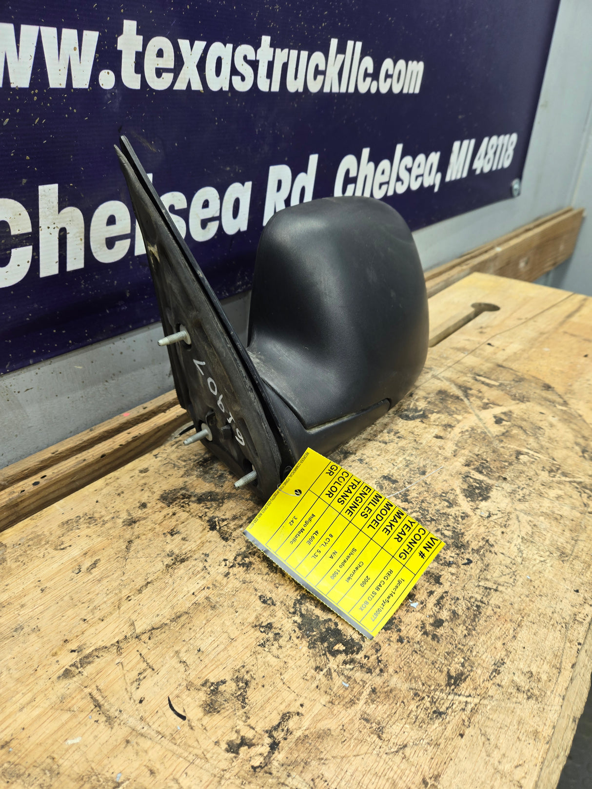 1999-2006 Chevrolet Silverado GMC Sierra 1500 2500 LH Driver Side Manual Mirror