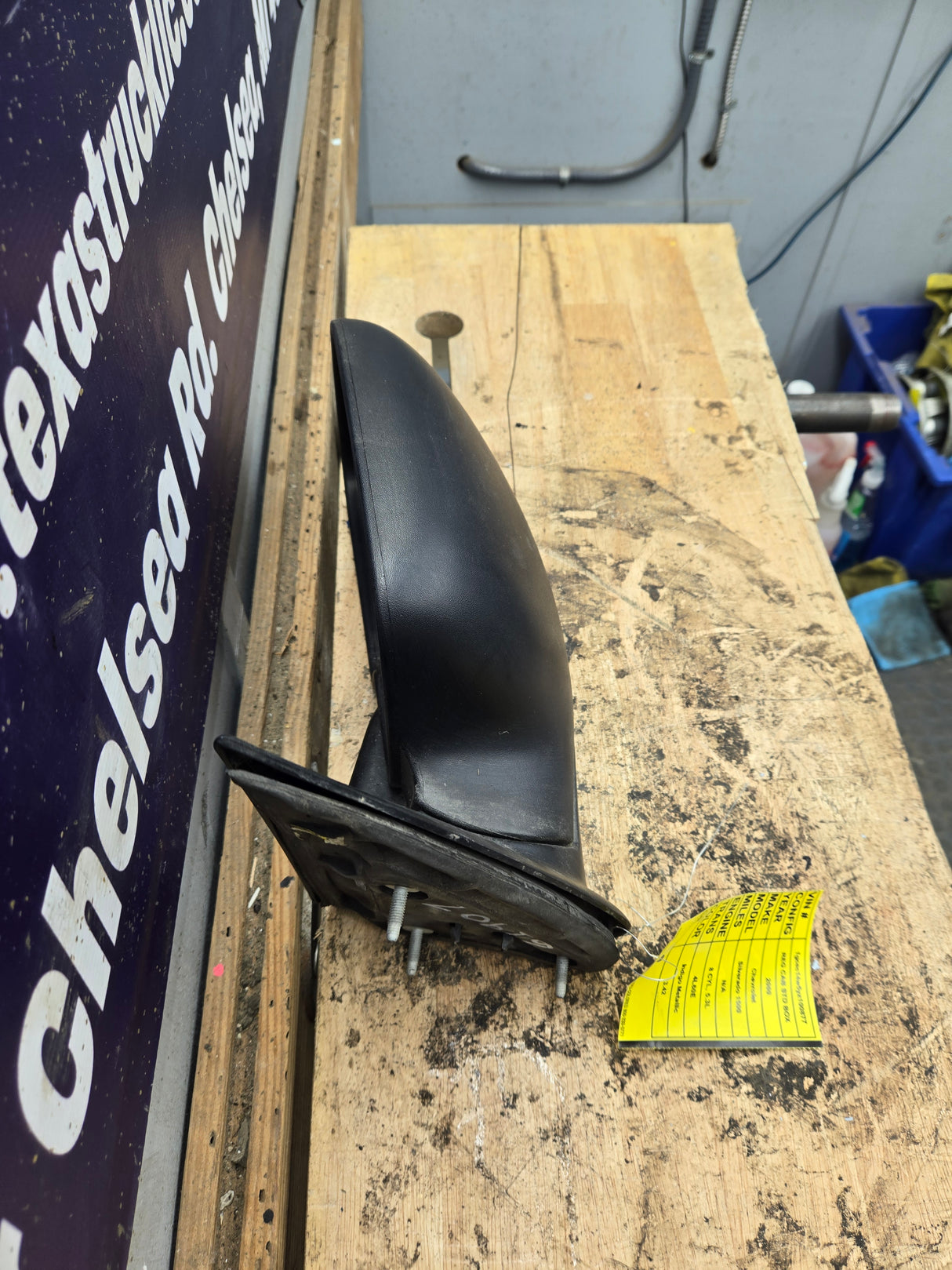 1999-2006 Chevrolet Silverado GMC Sierra 1500 2500 LH Driver Side Manual Mirror