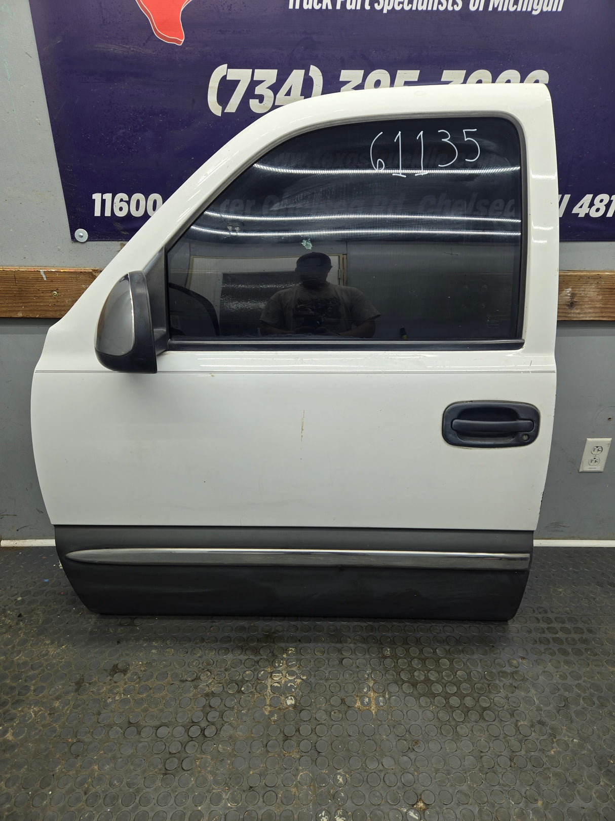 1999-2006 Chevrolet Silverado / GMC Sierra 1500 2500 3500 HD Driver Side Front Door LH - Grey
