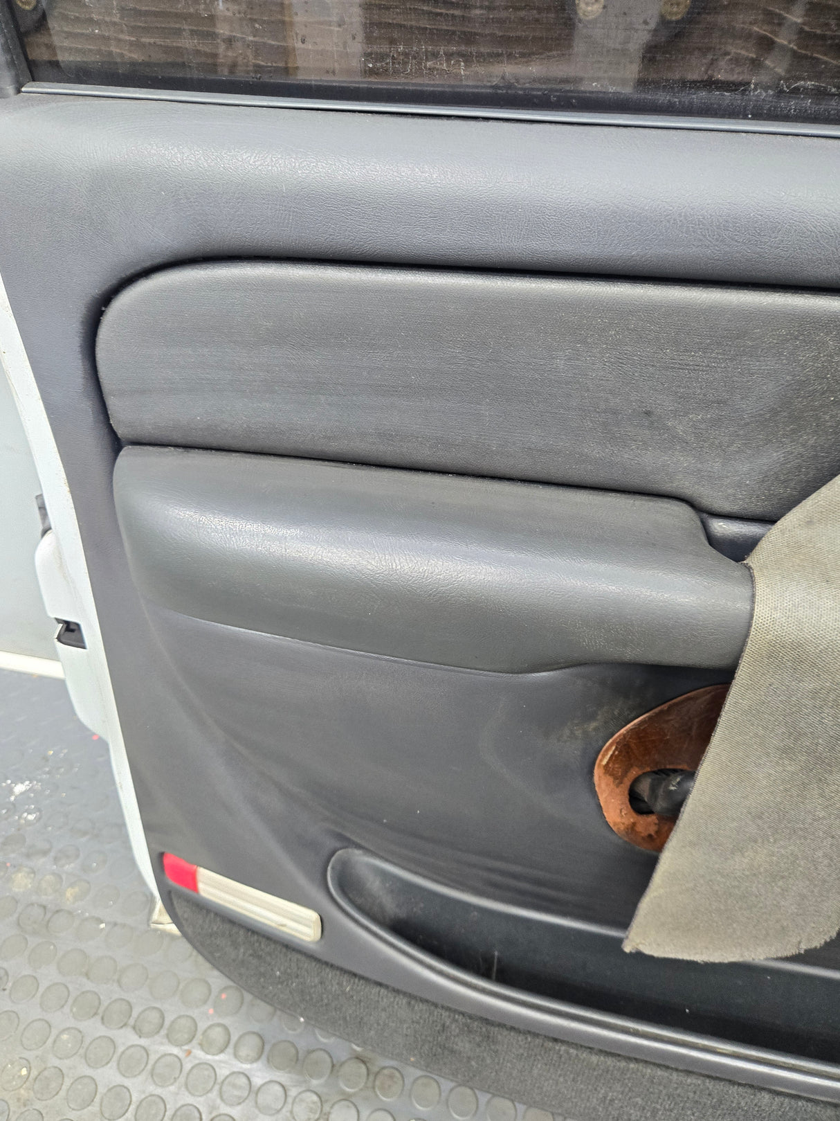 1999-2006 Chevrolet Silverado / GMC Sierra 1500 2500 3500 HD Driver Side Front Door LH - Grey