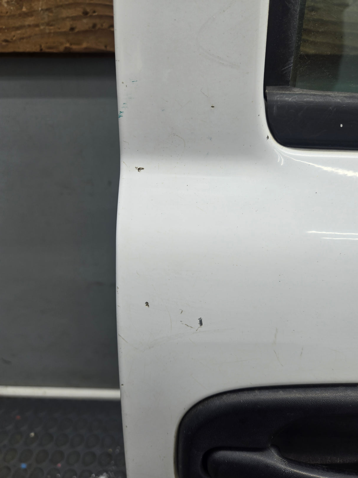 1999-2006 Chevrolet Silverado / GMC Sierra 1500 2500 3500 HD Front Passenger side Door RH