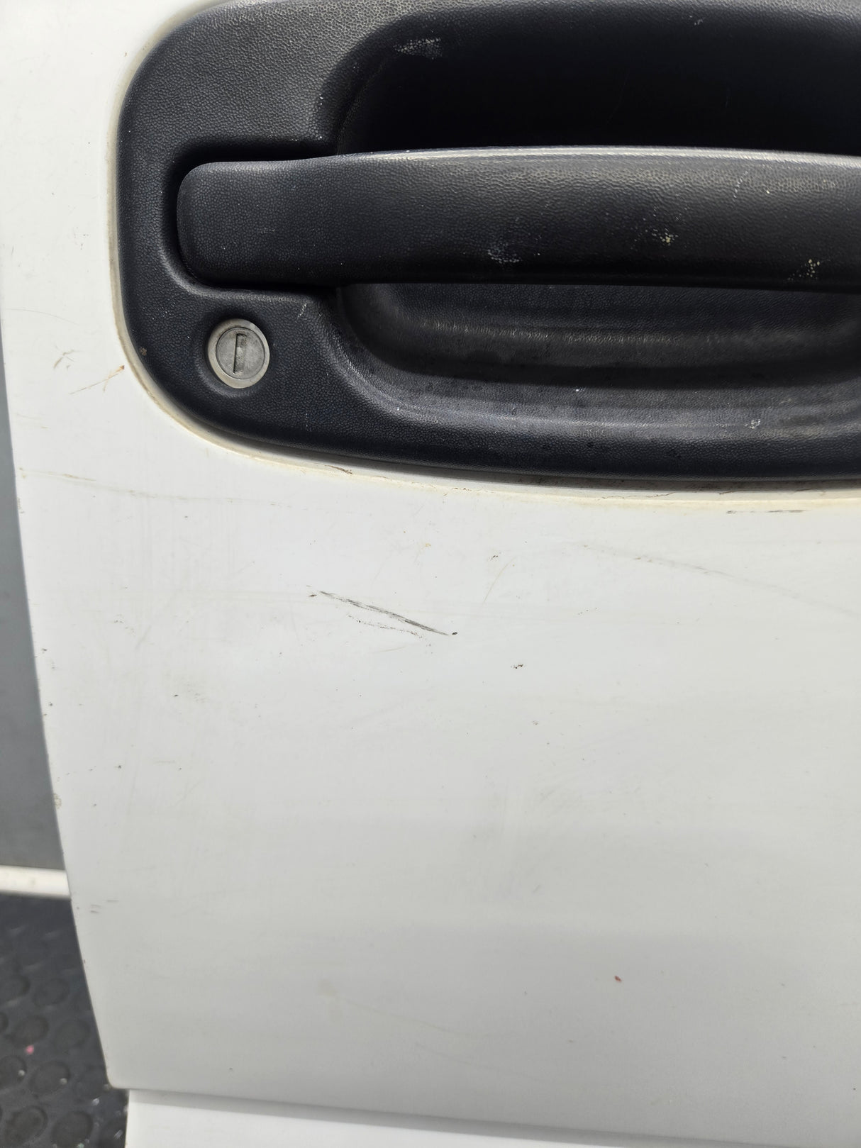 1999-2006 Chevrolet Silverado / GMC Sierra 1500 2500 3500 HD Front Passenger side Door RH