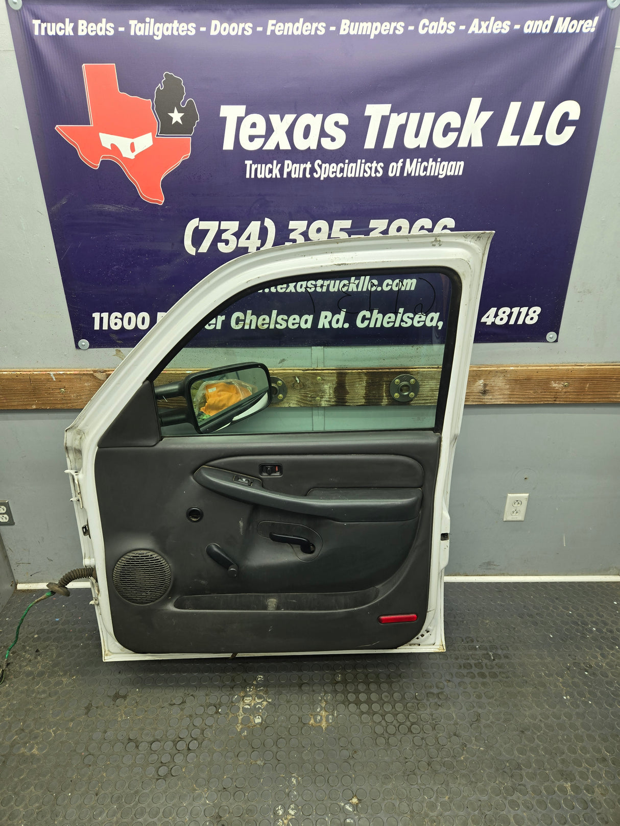 1999-2006 Chevrolet Silverado / GMC Sierra 1500 2500 3500 HD Front Passenger side Door RH