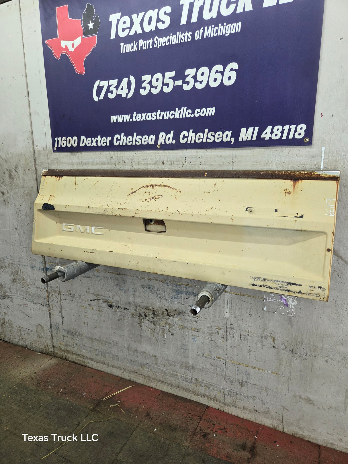 1973-1987 Chevrolet / GMC Square Body Tailgate C10 C15 C20 C25 C35 K10 K15 K20 K25 K35