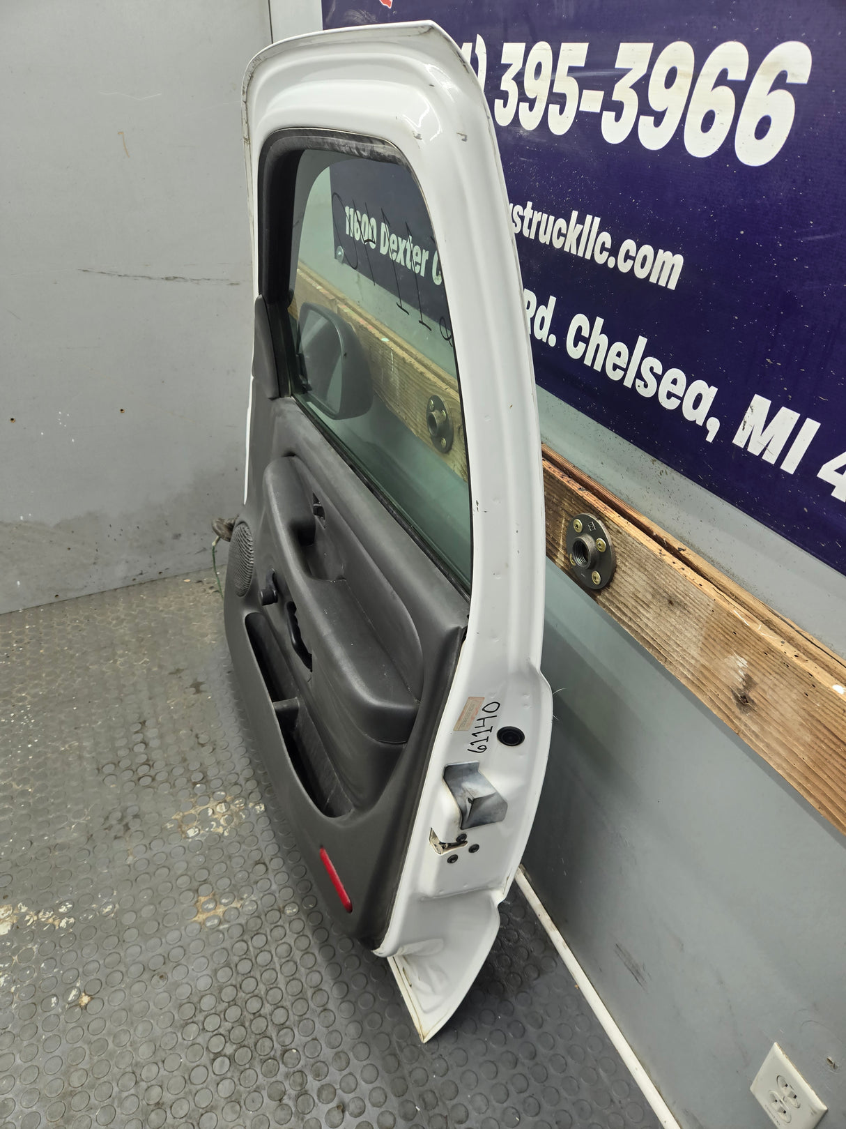 1999-2006 Chevrolet Silverado / GMC Sierra 1500 2500 3500 HD Front Passenger side Door RH