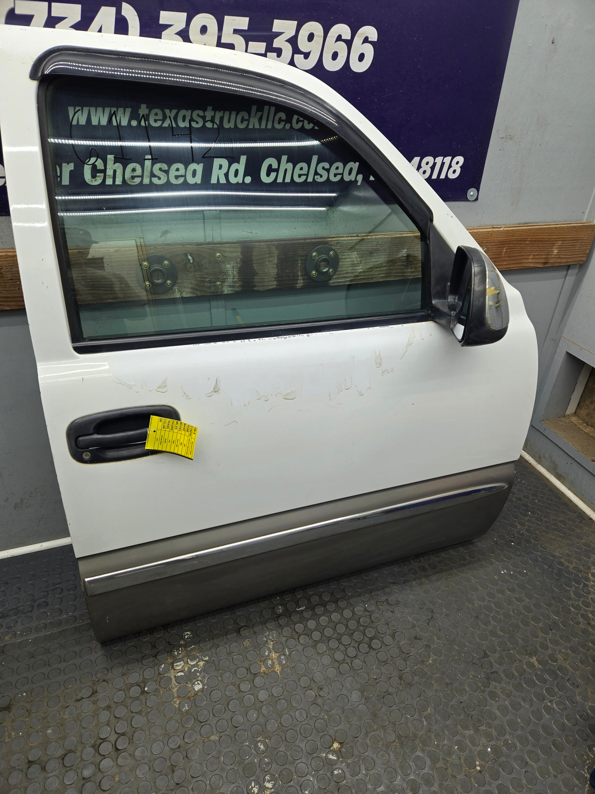 1999-2006 Chevrolet Silverado / GMC Sierra 1500 2500 3500 HD Front Passenger side Door RH