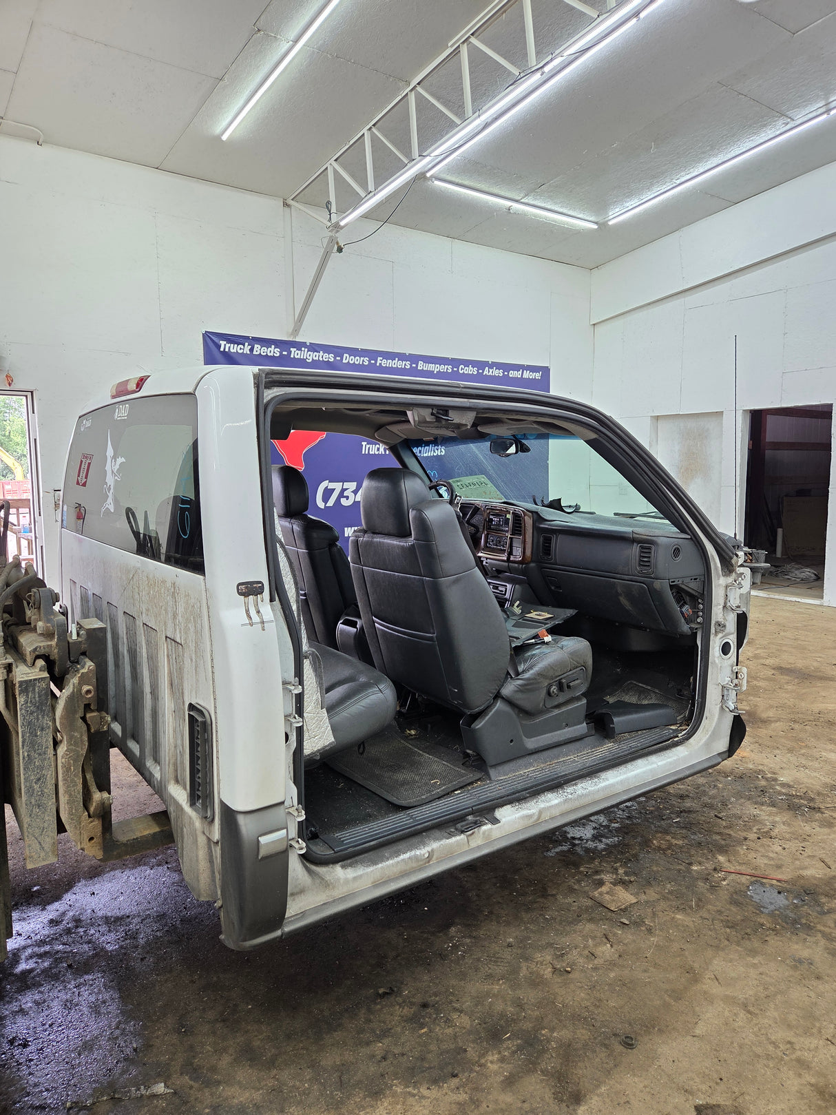 1999-2007 Chevrolet Silverado / GMC Sierra 1500 2500 HD 3500HD Extended Cab Body