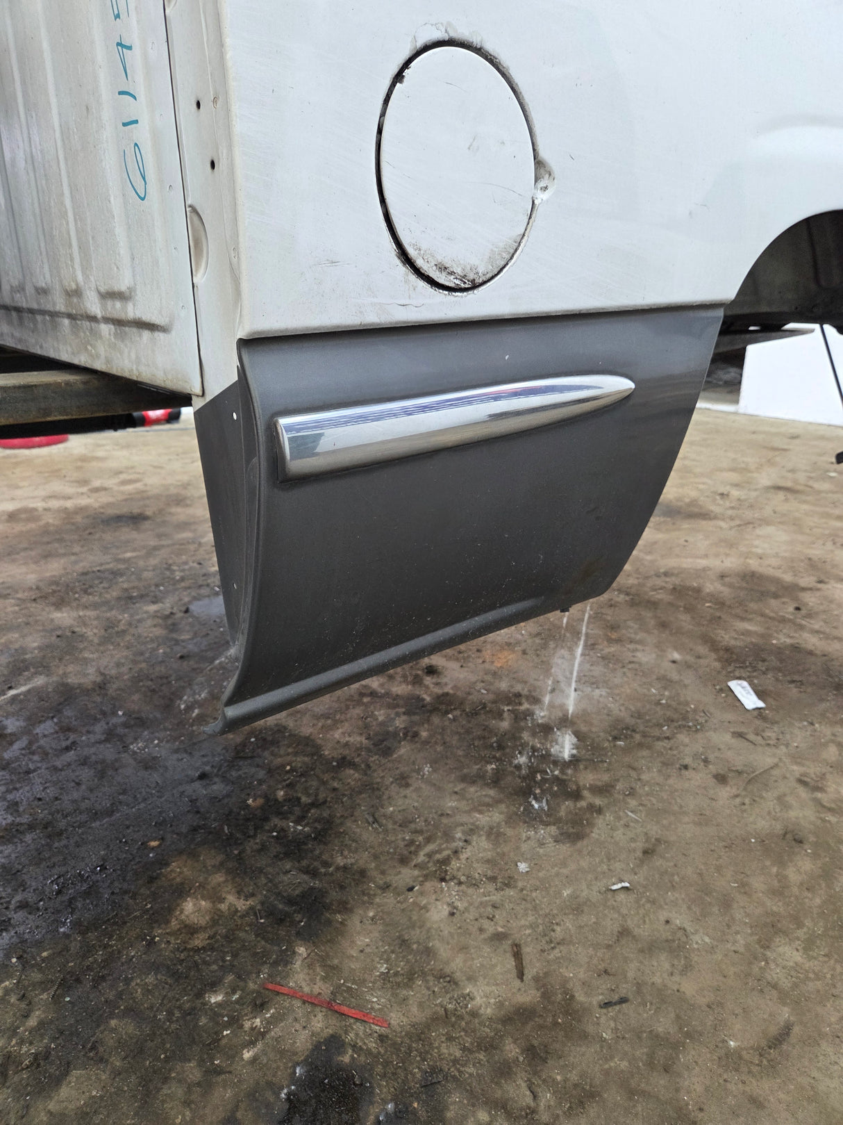 1999-2007 Chevrolet Silverado / GMC Sierra 1500 2500HD 3500HD 6' 6" Short Truck Bed