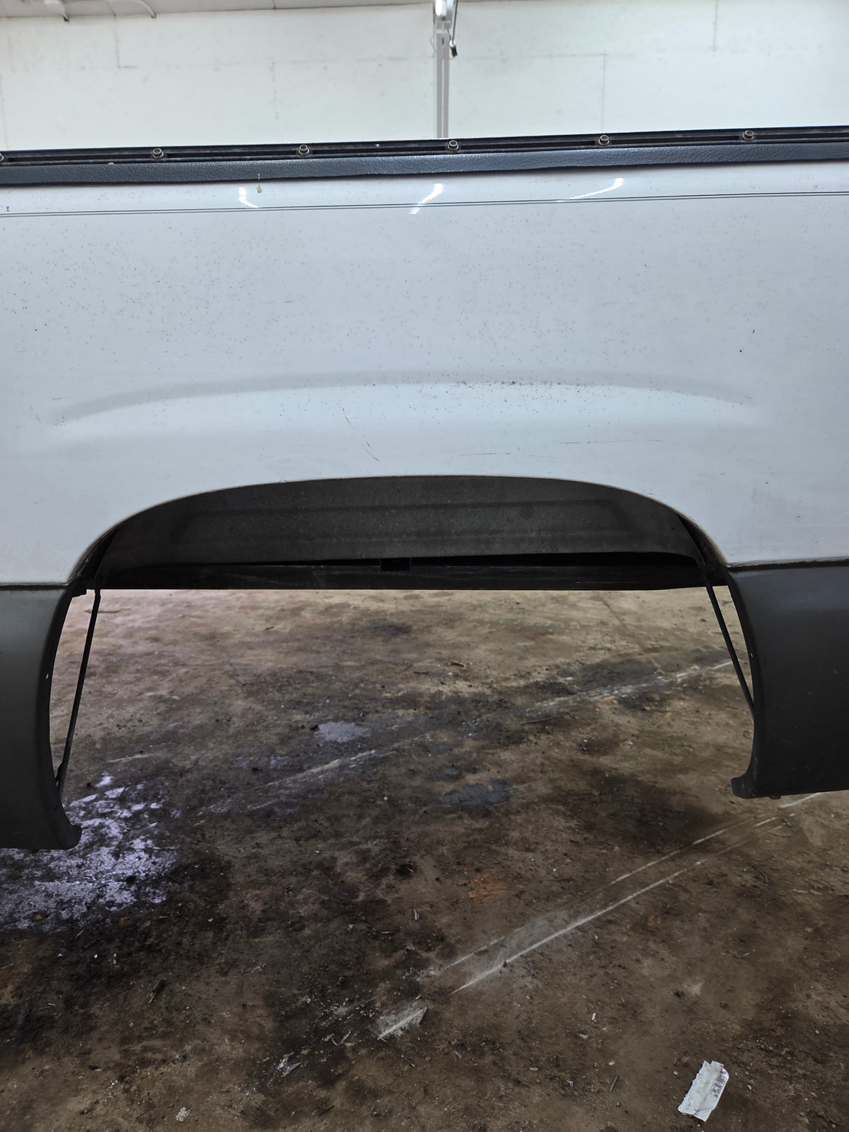 1999-2007 Chevrolet Silverado / GMC Sierra 1500 2500HD 3500HD 6' 6" Short Truck Bed