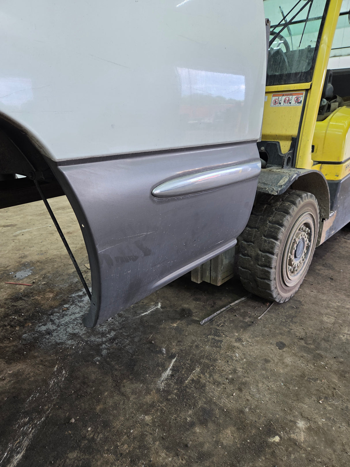 1999-2007 Chevrolet Silverado / GMC Sierra 1500 2500HD 3500HD 6' 6" Short Truck Bed