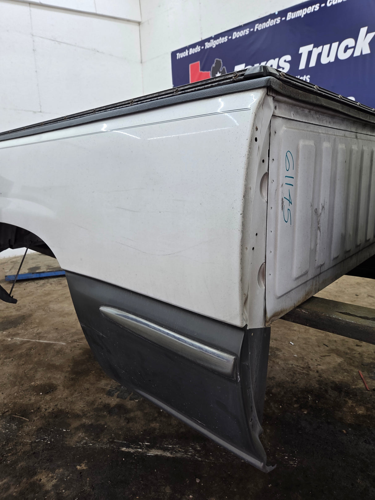 1999-2007 Chevrolet Silverado / GMC Sierra 1500 2500HD 3500HD 6' 6" Short Truck Bed