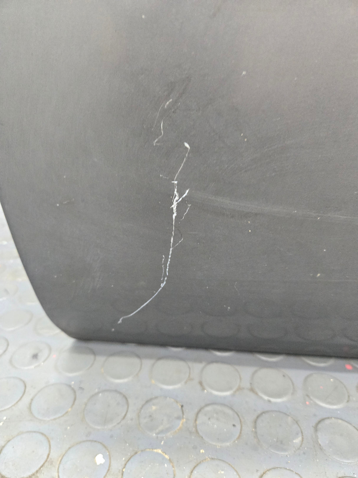 1999-2006 Chevrolet Silverado / GMC Sierra 1500 2500 3500 HD Front Passenger side Door RH