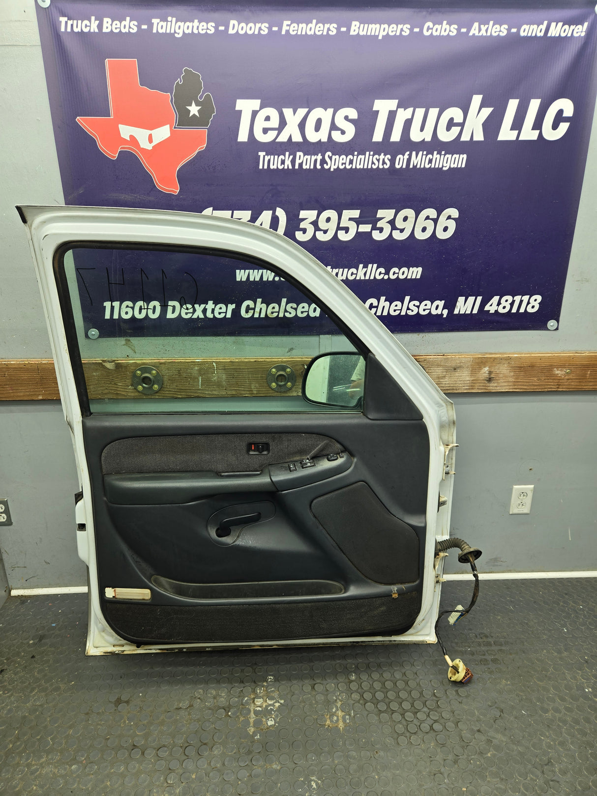 1999-2006 Chevrolet Silverado / GMC Sierra 1500 2500 3500 HD Driver Side Front Door LH - Grey
