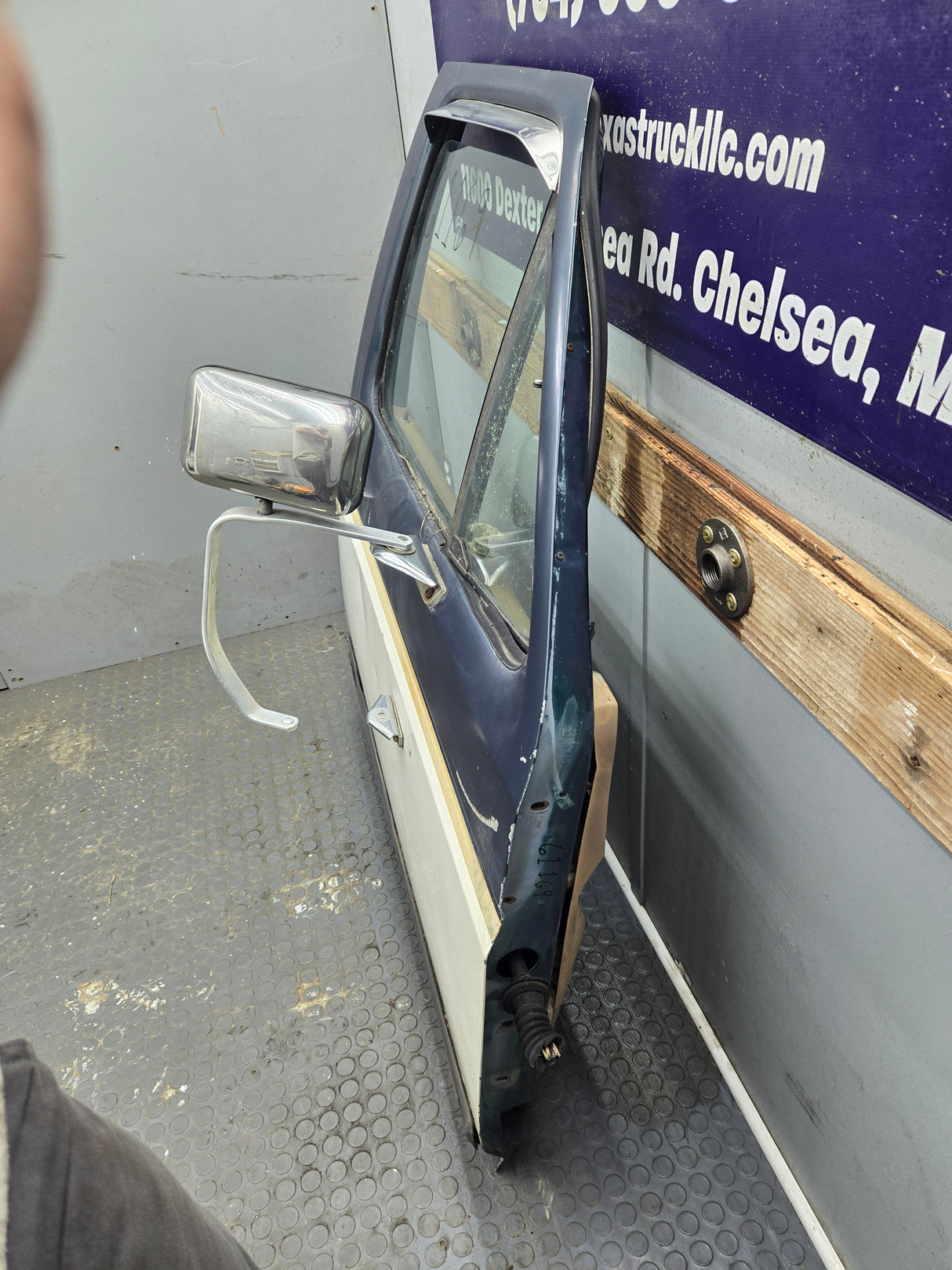 1987-1997 Ford F Series F250 F350 F450 F550 Passenger Side Front Door RH