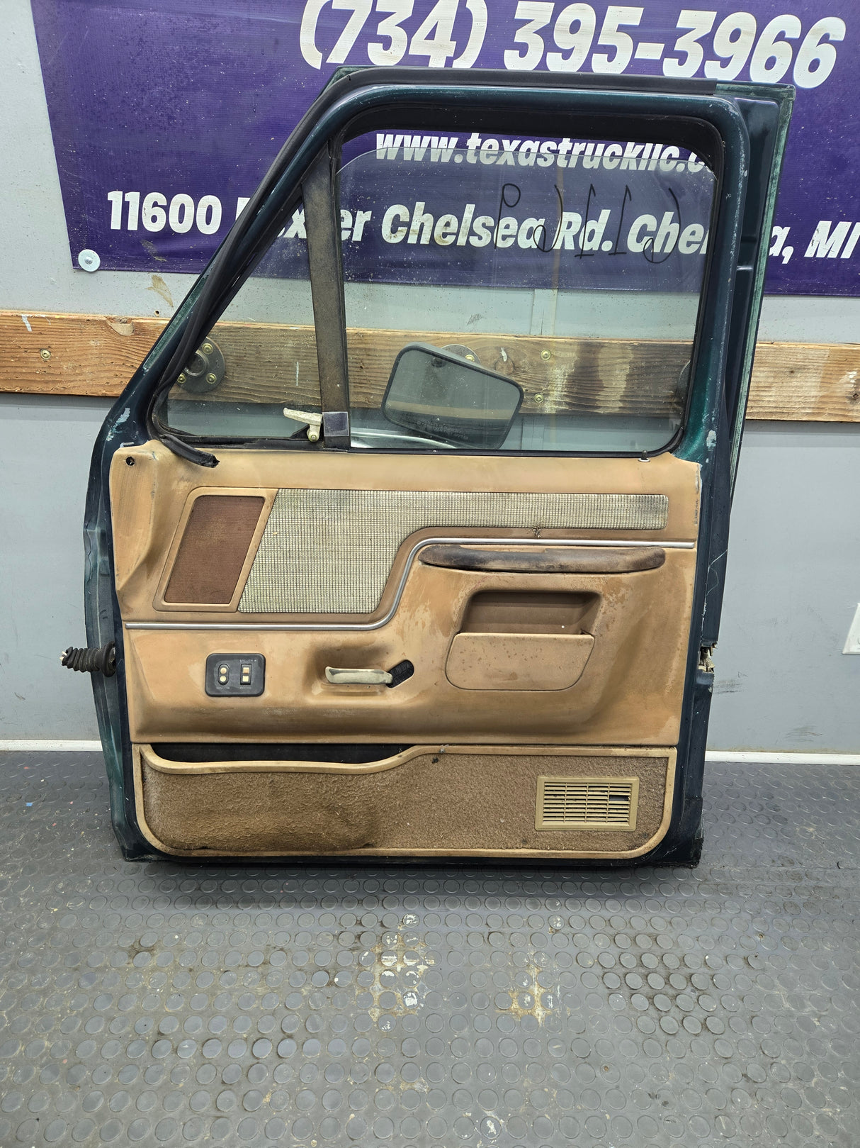 1987-1997 Ford F Series F250 F350 F450 F550 Passenger Side Front Door RH