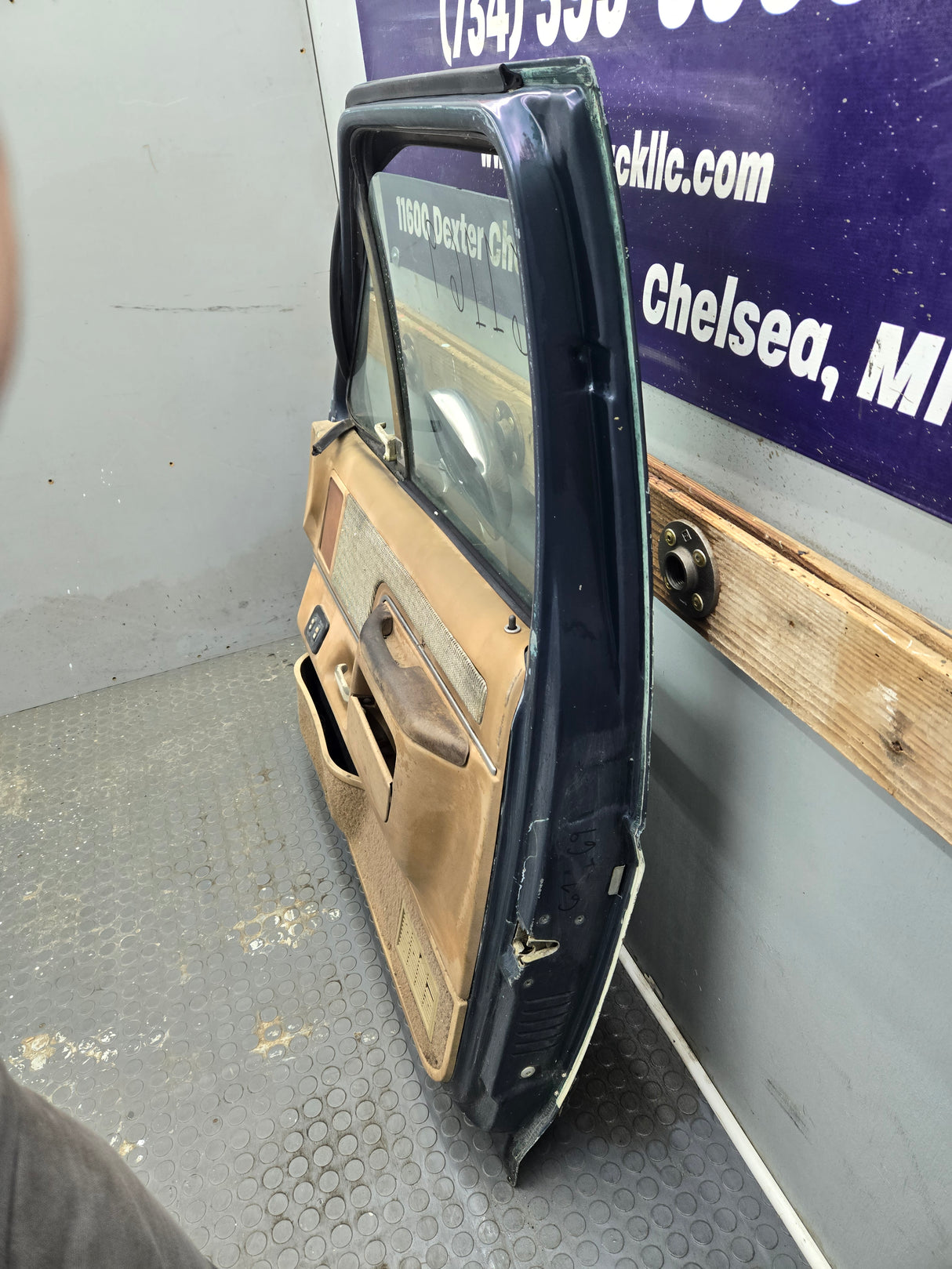1987-1997 Ford F Series F250 F350 F450 F550 Passenger Side Front Door RH